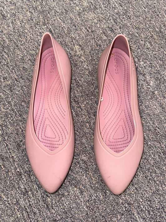 Crocs (9) Pink Pointed Toe Flats
