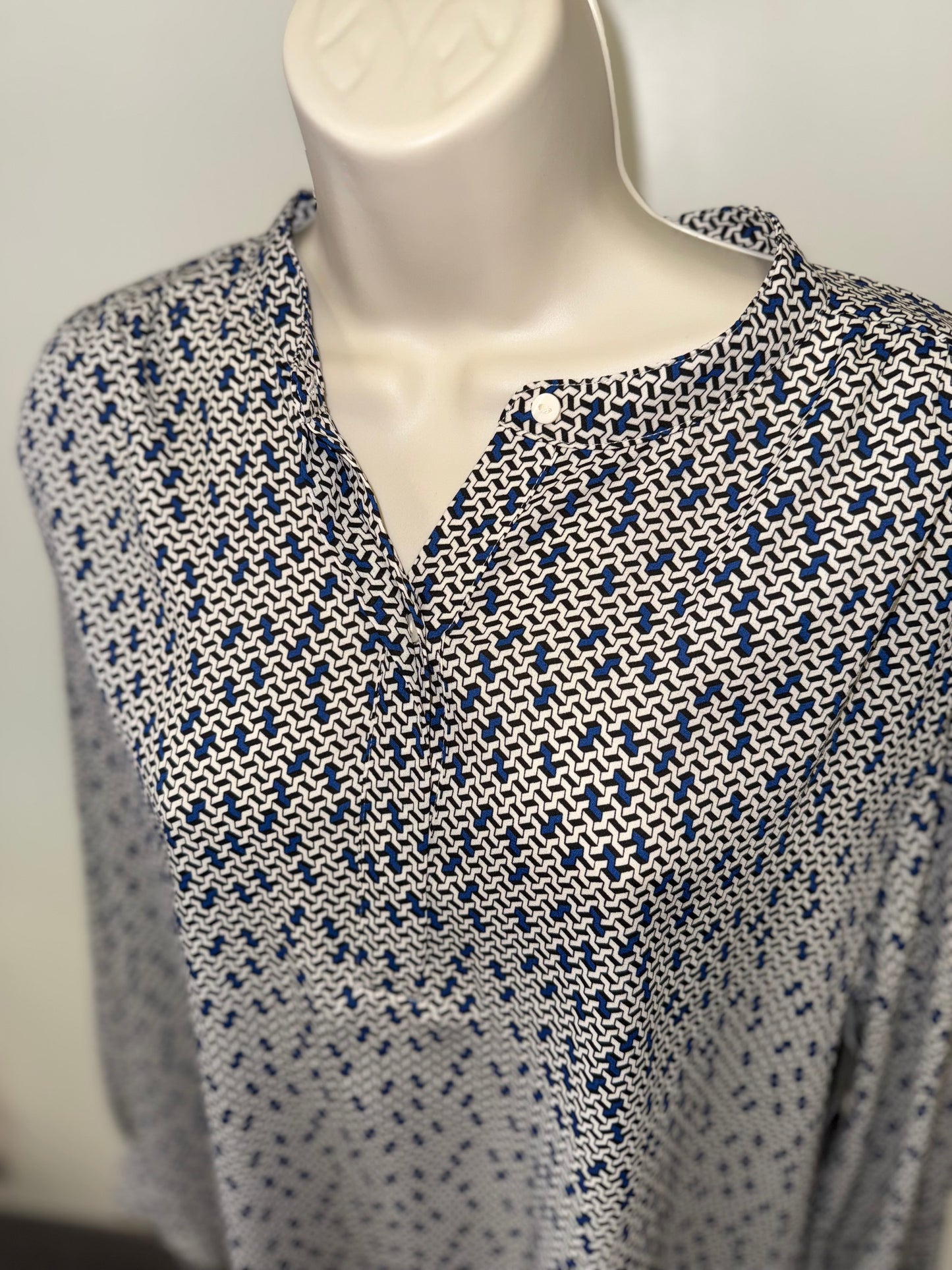 NWT Worthington (XL) Brand New 3/4 Button Up Pattern Blouse