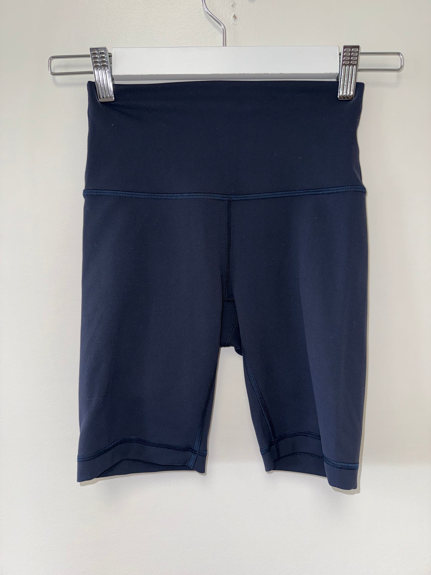 Lululemon (4) Navy Blue Biker Shorts
