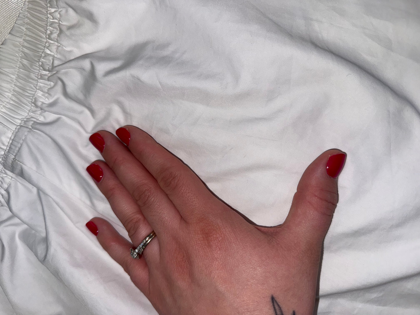 Nike (XS) White Woven Belted Loose Fit Shorts