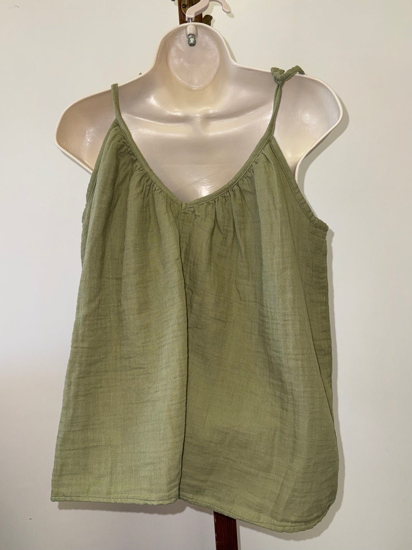 NWT Old Navy (Medium) Brand New Green Tank Top with Adjustable Tied Straps
