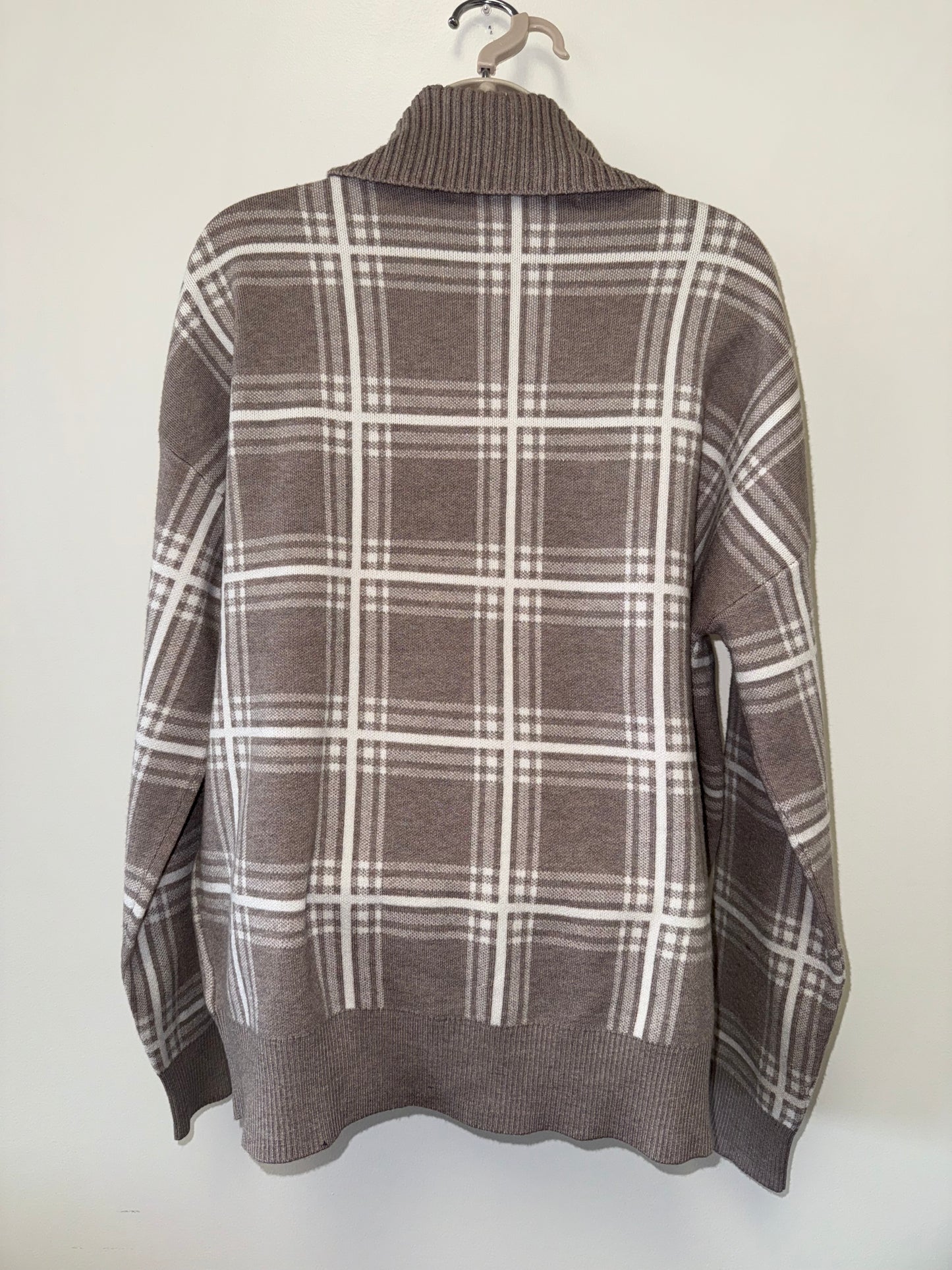 Max Studio (XL) Neutral Plaid Ribbed Turtleneck Sweater