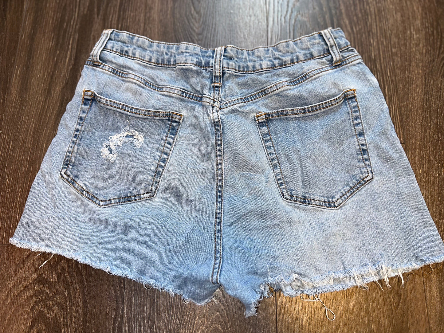 Wild Fable (10) High Rise Mom Jean Distressed Light Wash Denim Shorts