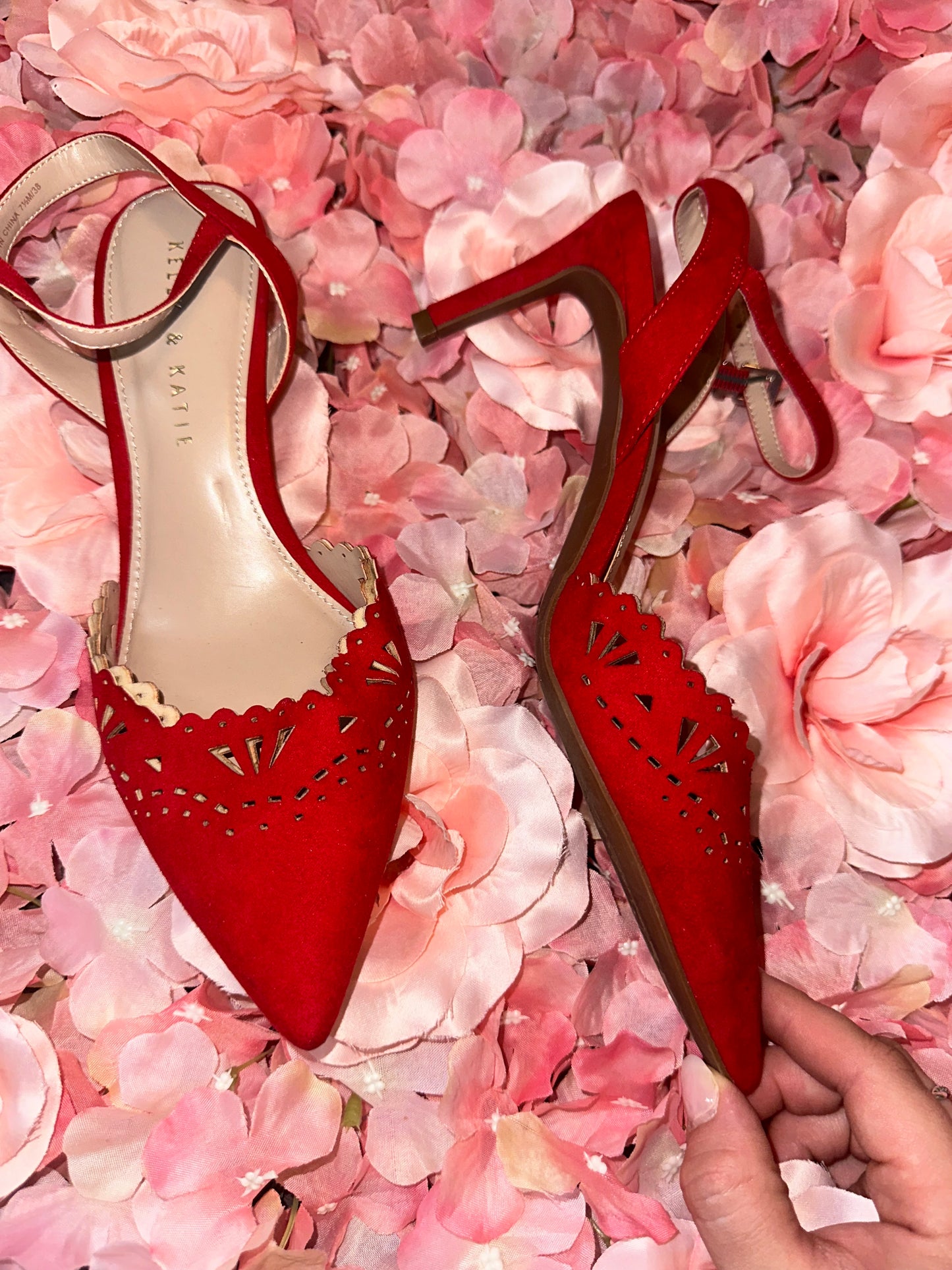 Kelly & Katie (7 1/2) Red Pointed Toe Heels