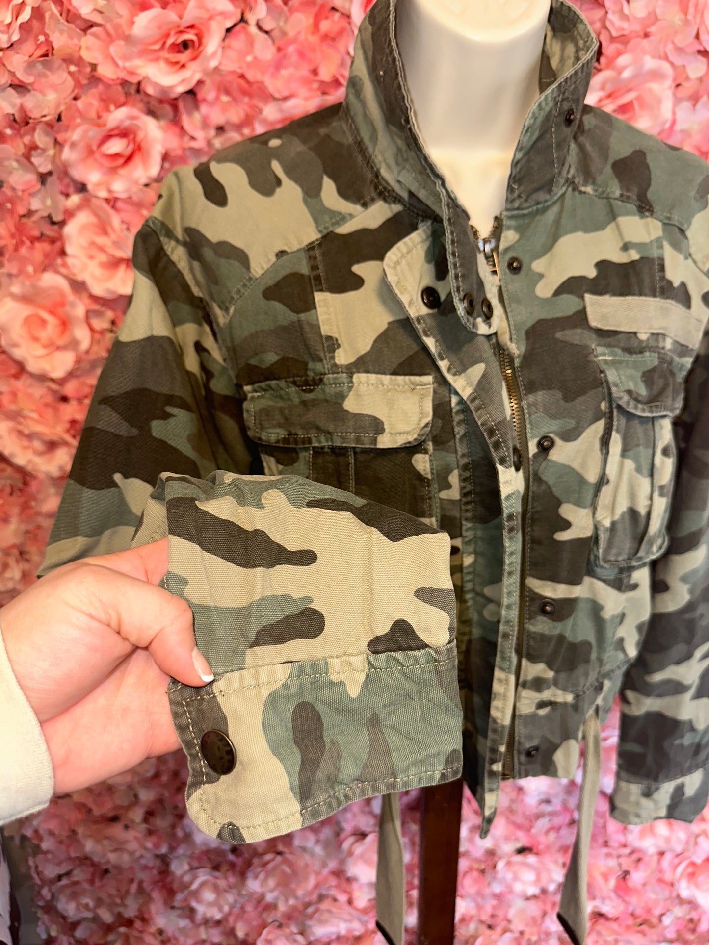 Aeropostale (XS) Green Camo Cropped Button//Zip Up Jacket