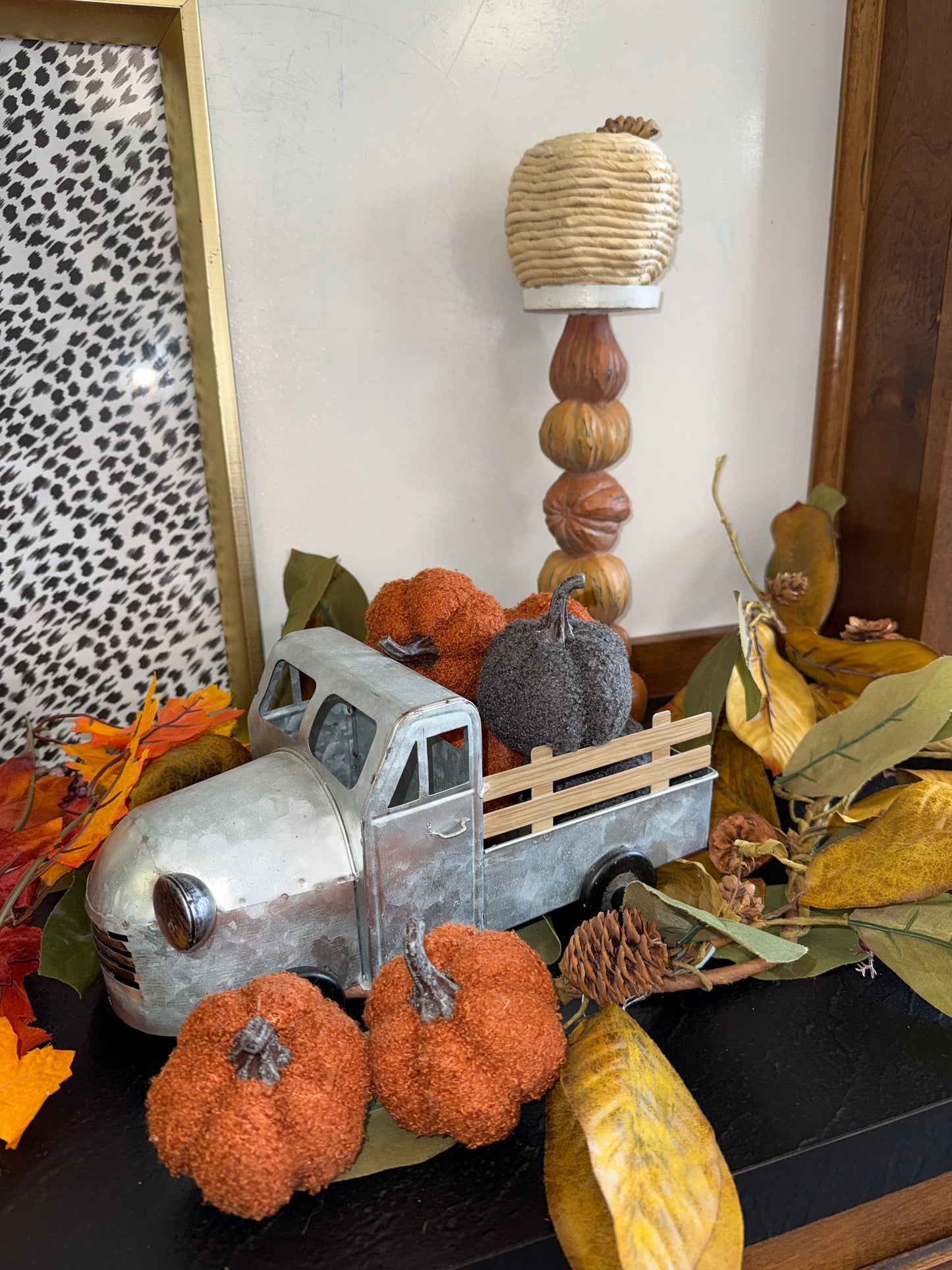 Neutral Autumn Leaf Garland Accent