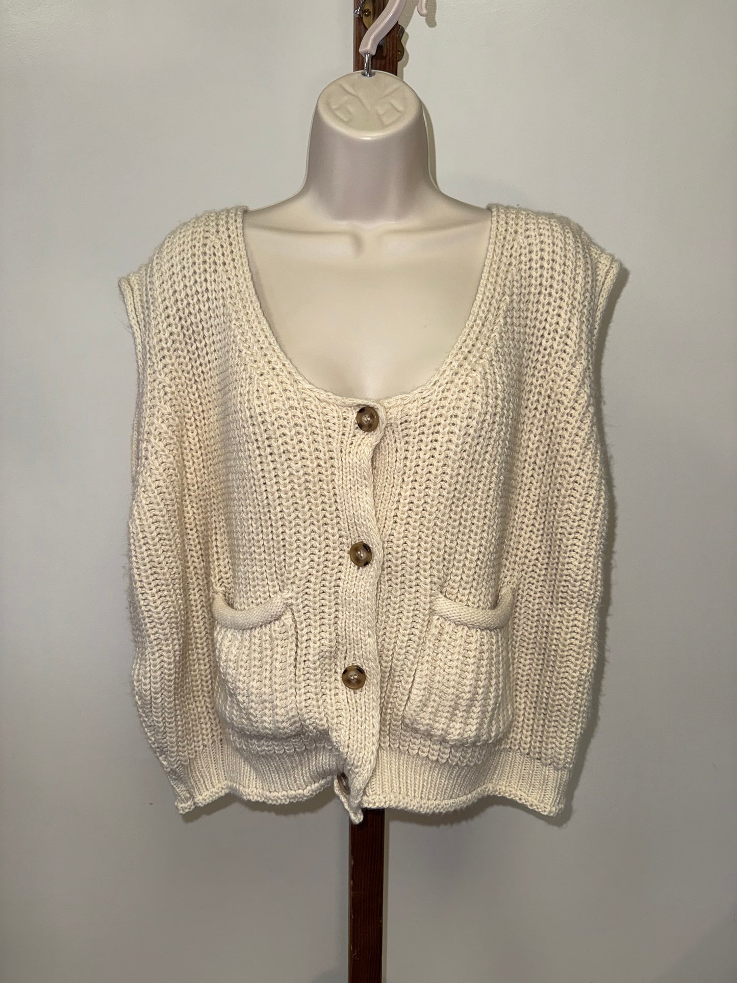 BaeVely (3XL) Cream Knit Sleeveless Button Up Sweater Vest