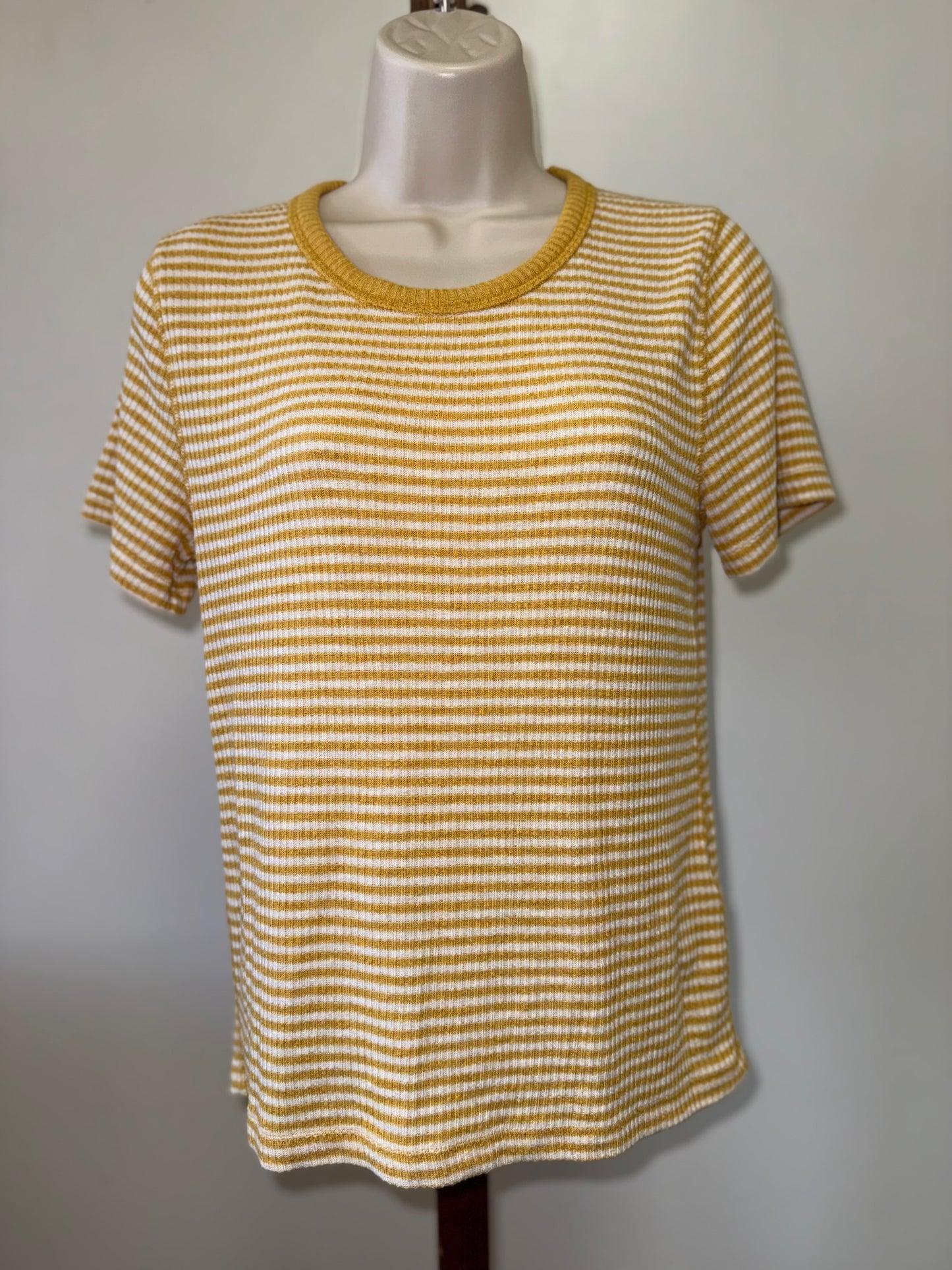 Abercrombie & Fitch (Large) Yellow & White Striped Ribbed Soft Tee