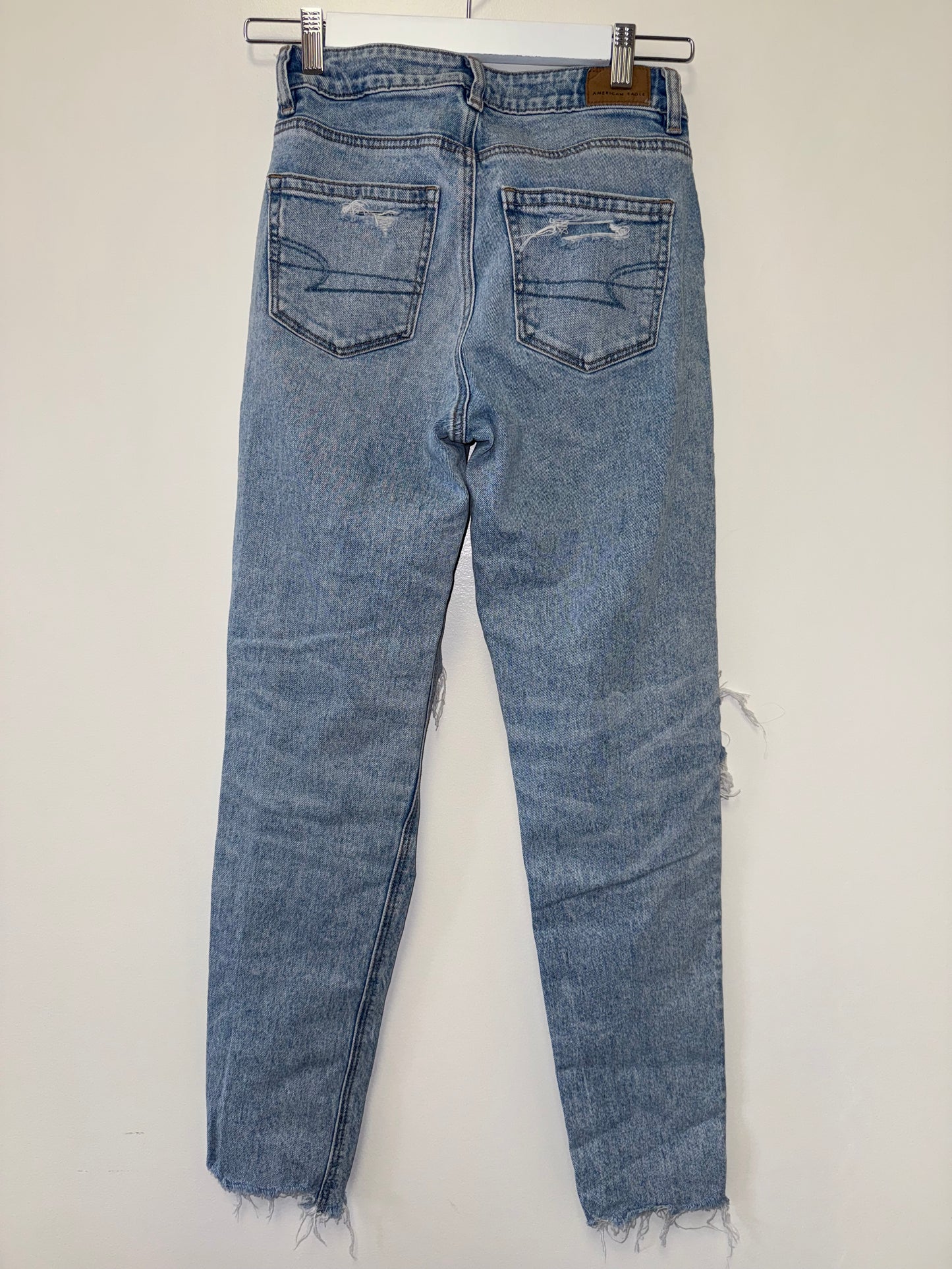 American Eagle (0 Long) Denim Strigid Mom Jeans