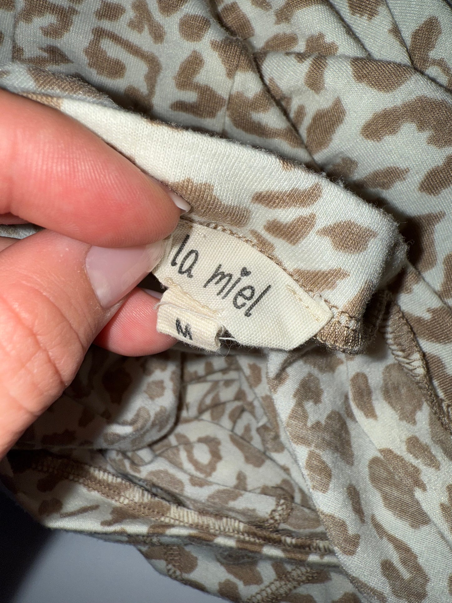 La Miel (Medium) Neutral Oversized Cheetah Print 3/4 Sleeve Blouse