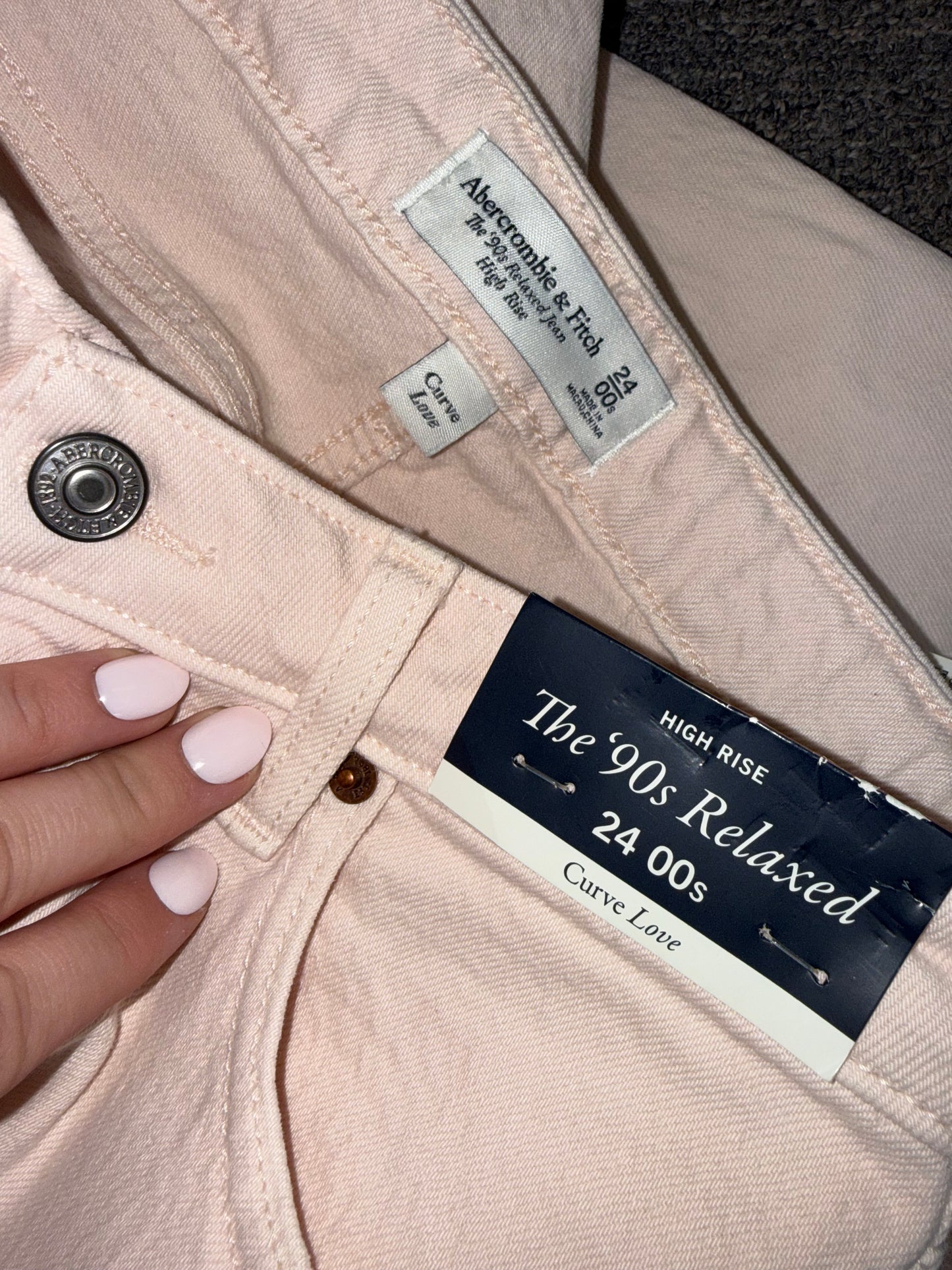 NWT A&F (00) Brand New 90's Relaxed High Rise Curve Love Pink Jeans