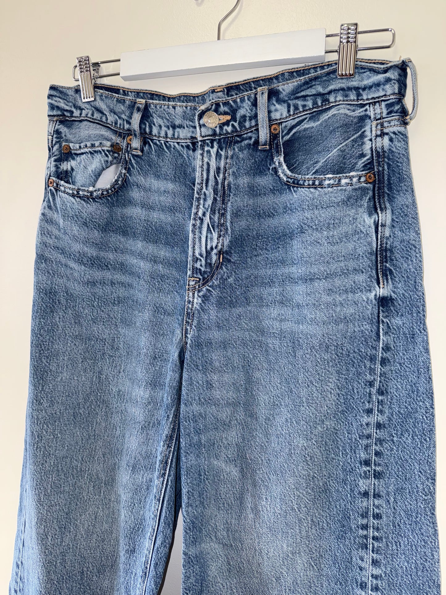 American Eagle (10) Blue Denim Super High Rise Baggy Wide Leg Distressed Jeans