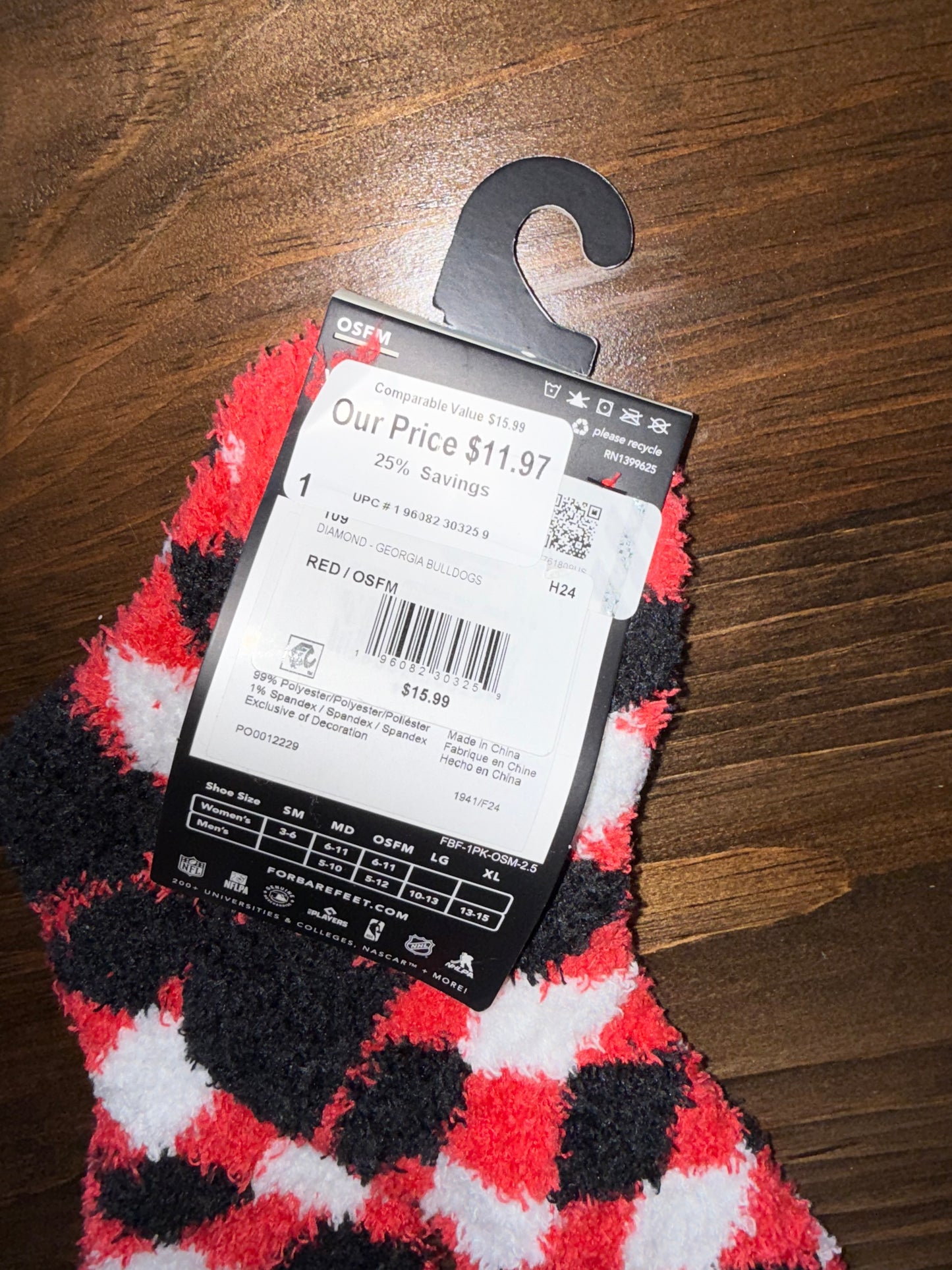 NWT For Bare Feet (OS) Brand New Diamond Georgia Bulldogs Fuzzy Socks