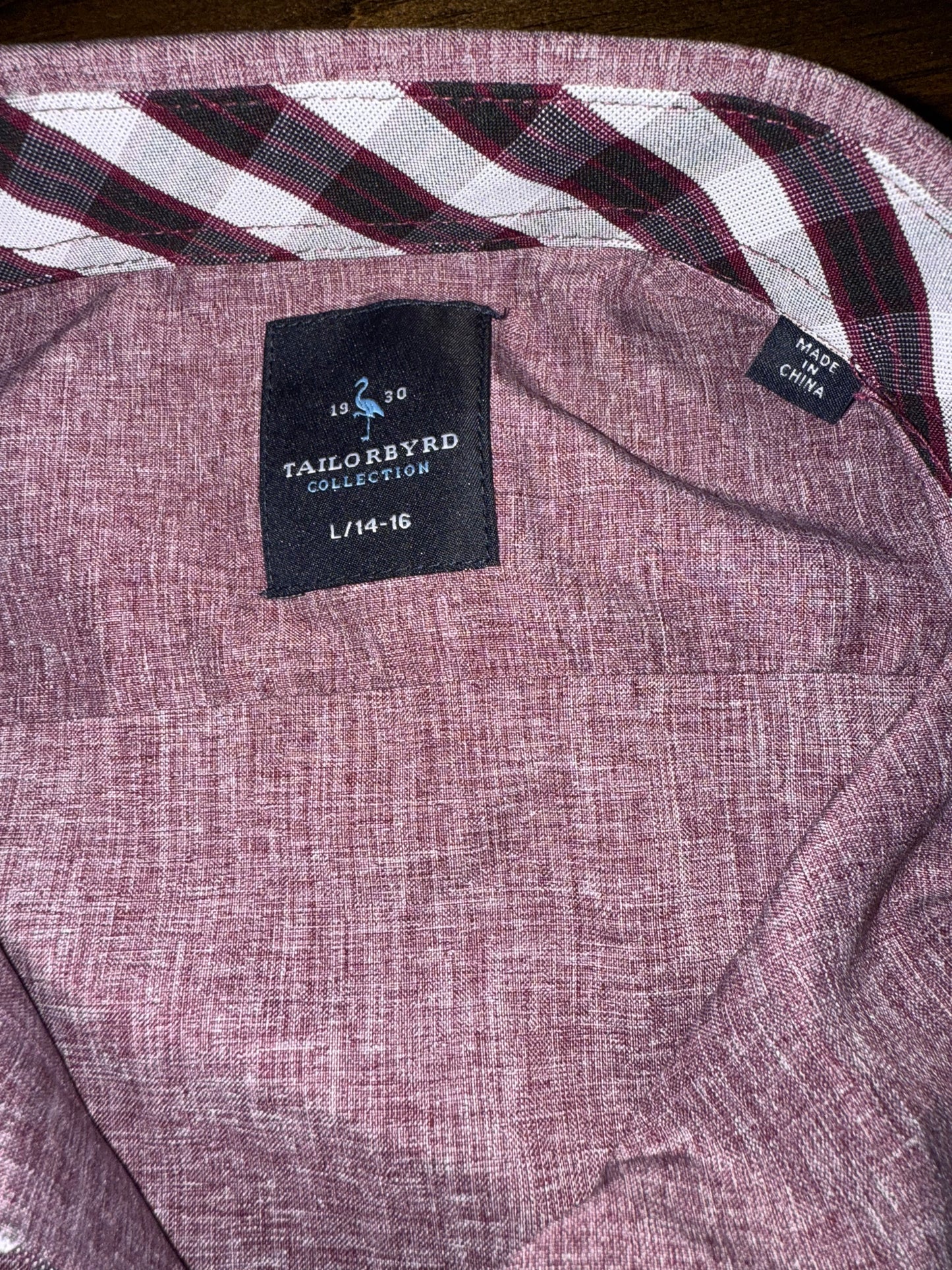 NWT Tailorbyrd (Large) Brand New Burgundy SPF 30 Button Up