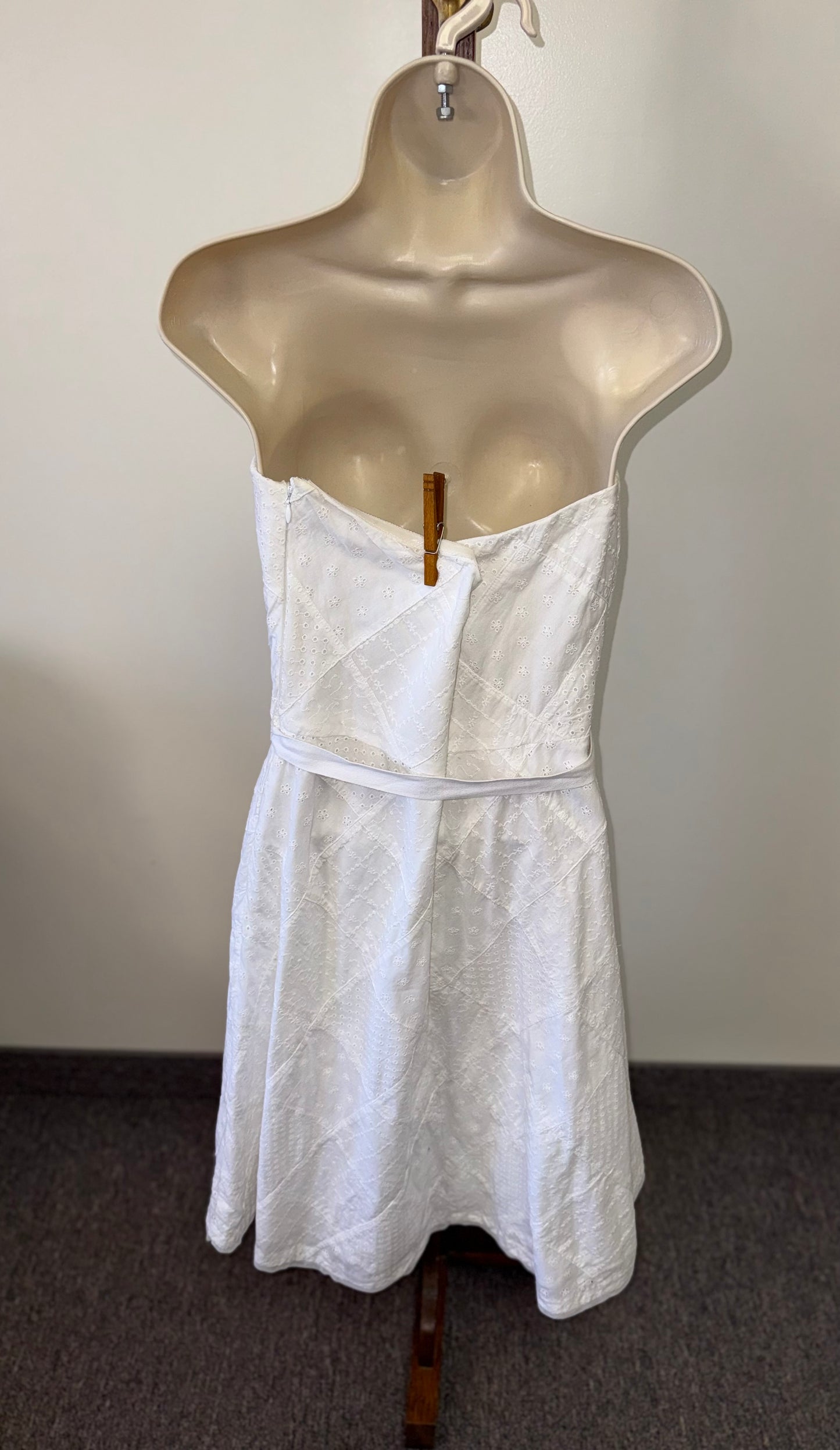 American Eagle (12) White Pointelle Detail Pattern Strapless Dress