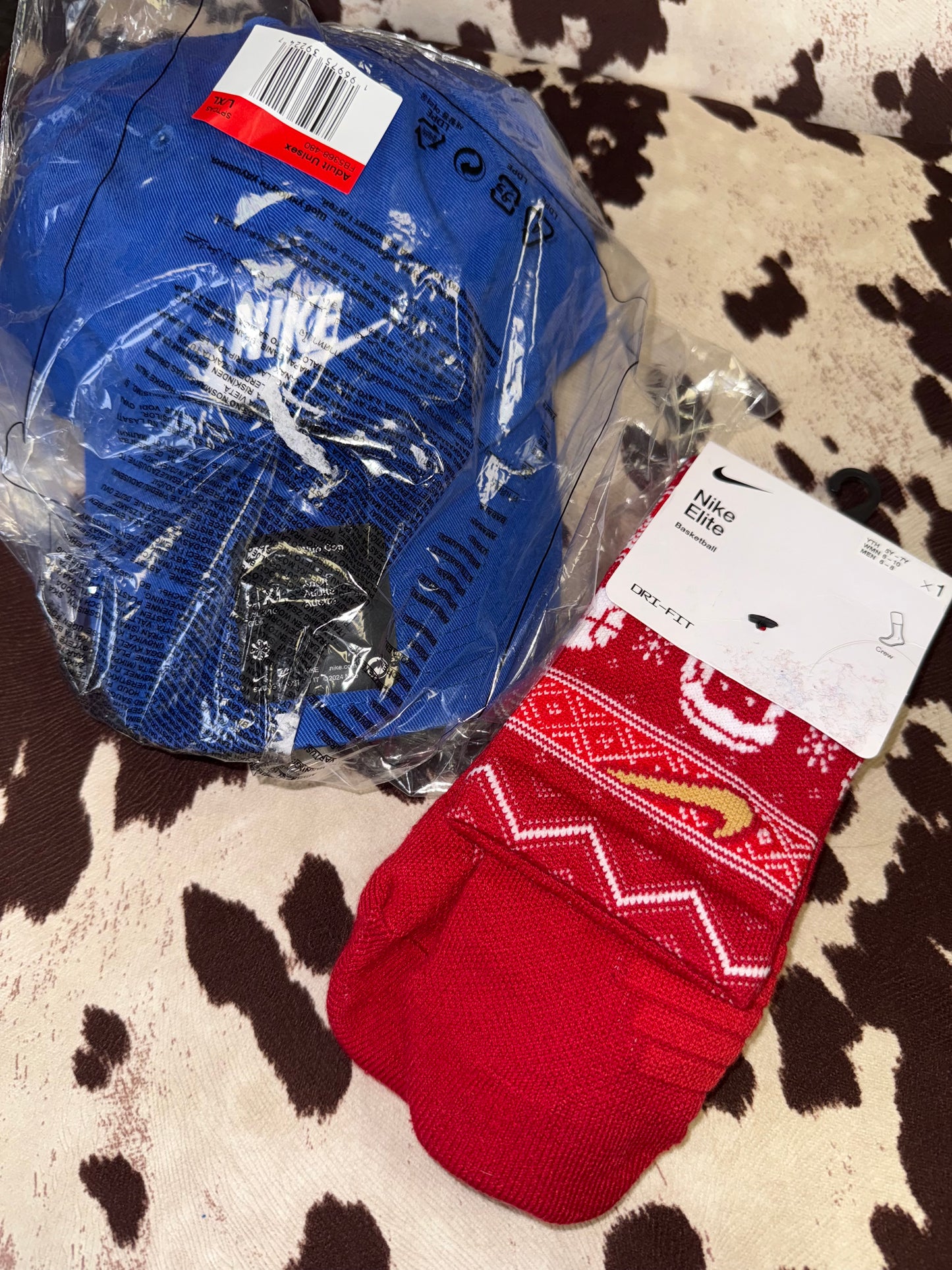 NWT Nike Brand New Hat and Socks BUNDLE SET
