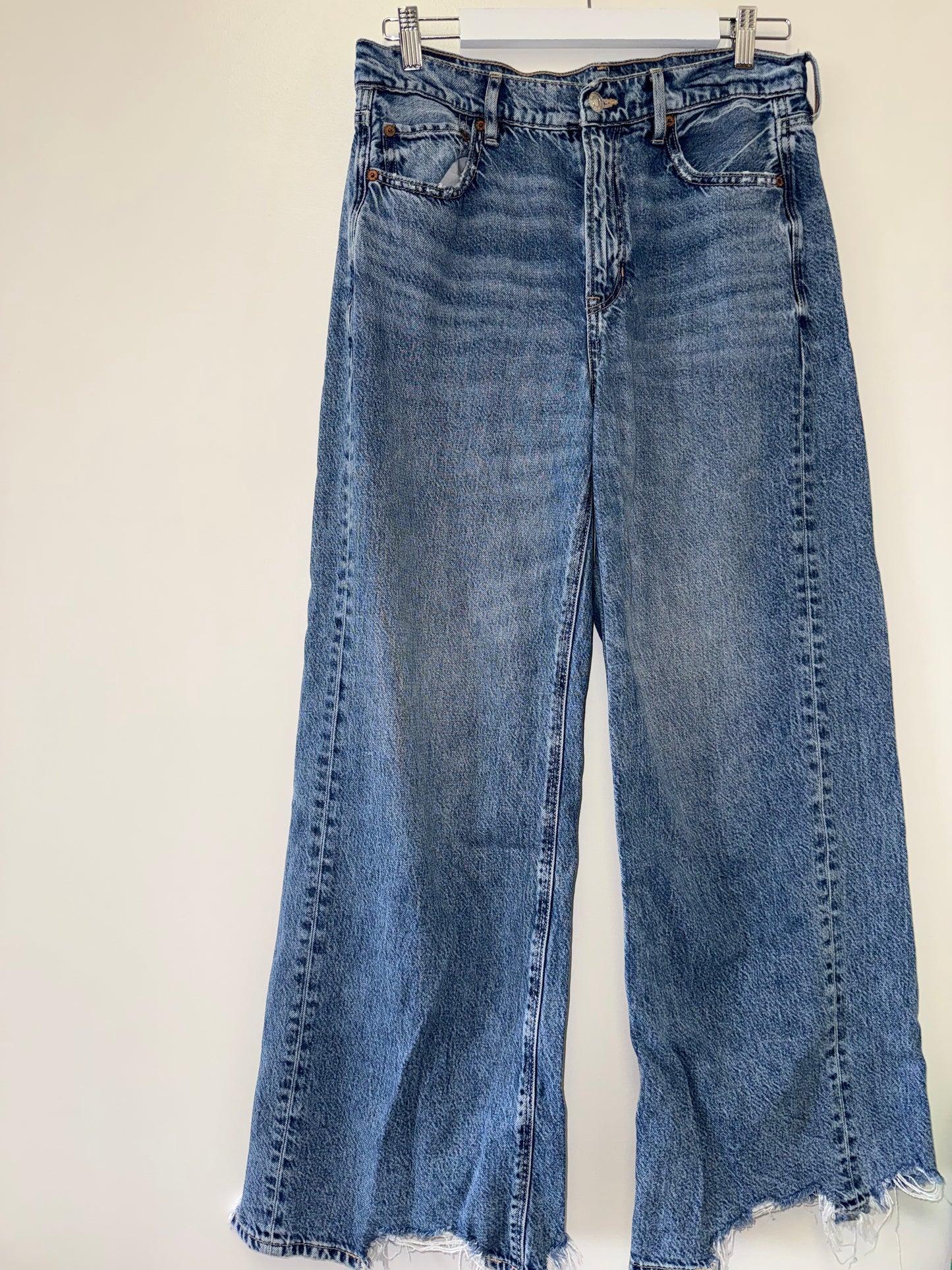 American Eagle (10) Blue Denim Super High Rise Baggy Wide Leg Distressed Jeans