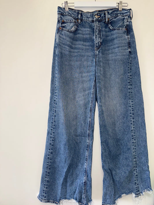 American Eagle (10) Blue Denim Super High Rise Baggy Wide Leg Distressed Jeans