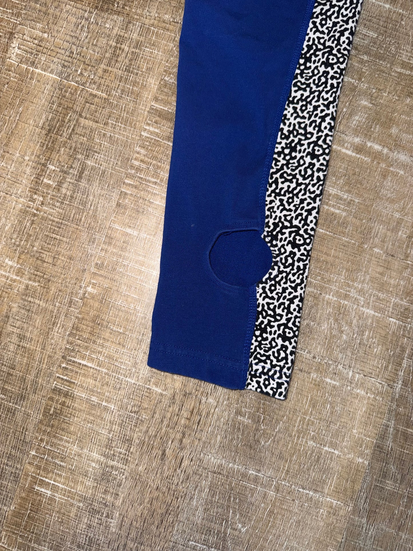 Nike (XL) Blue Leg-A-See Leggings with Spec Pattern Sides