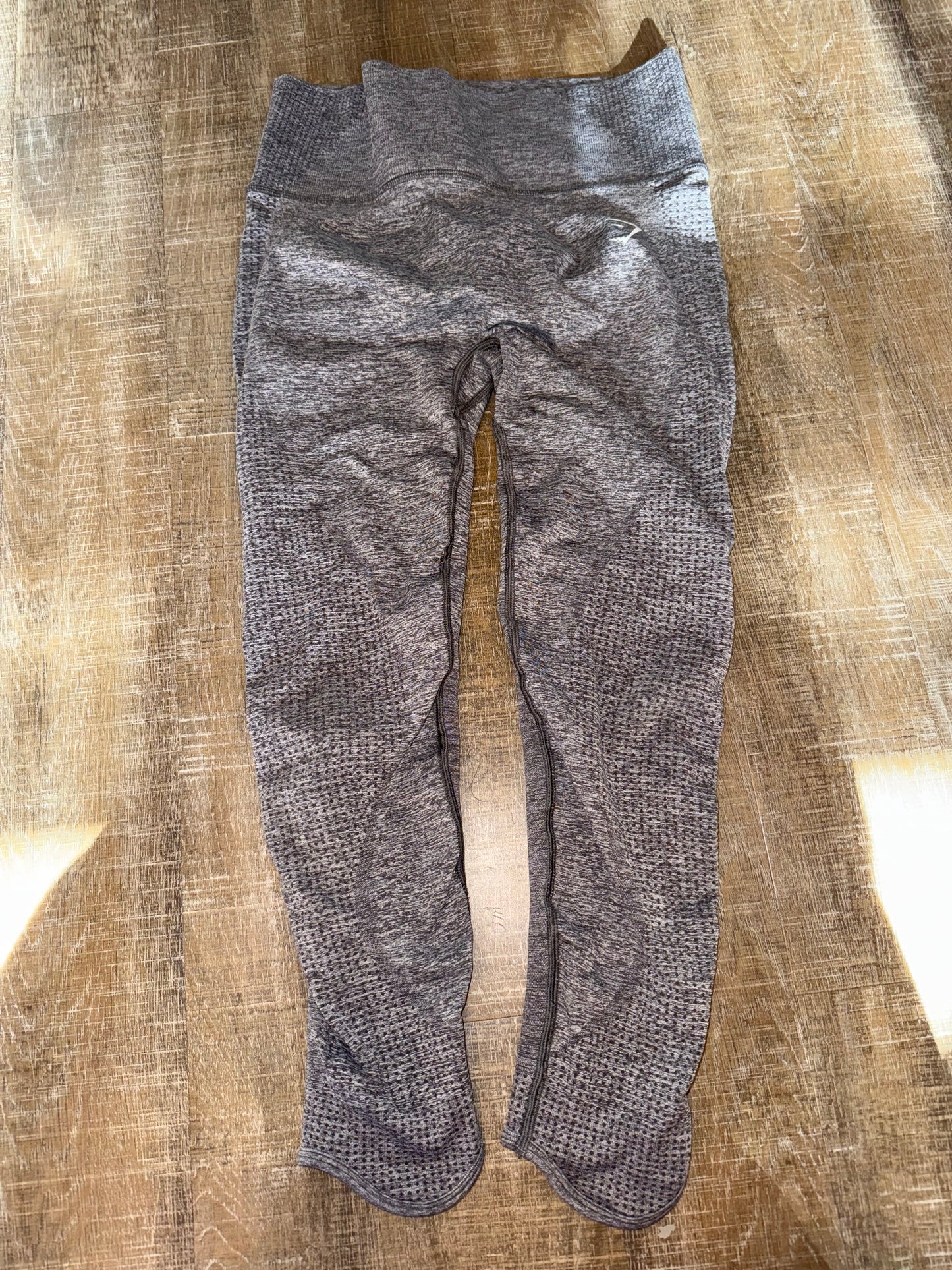 Gymshark (Large) Grey Cropped Leggings with Back Zipped Pocket