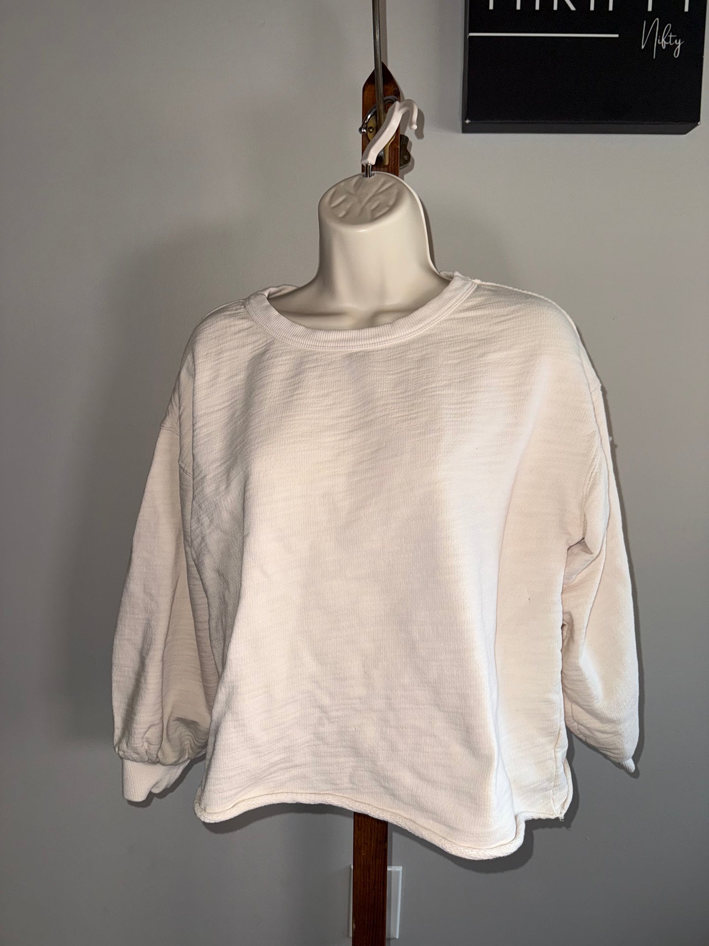 *FREE WITH PURCHASE* Universal Thread (Medium) Cream Crewneck