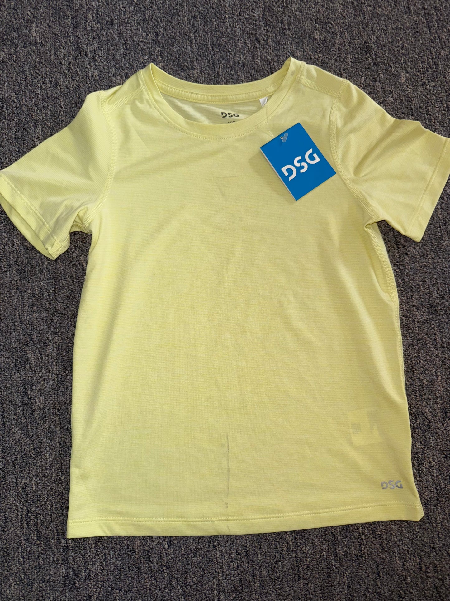 NWT DSG (XS) *FREE WITH PURCHASE* Brand New Kids Yellow Sporty T-Shirt