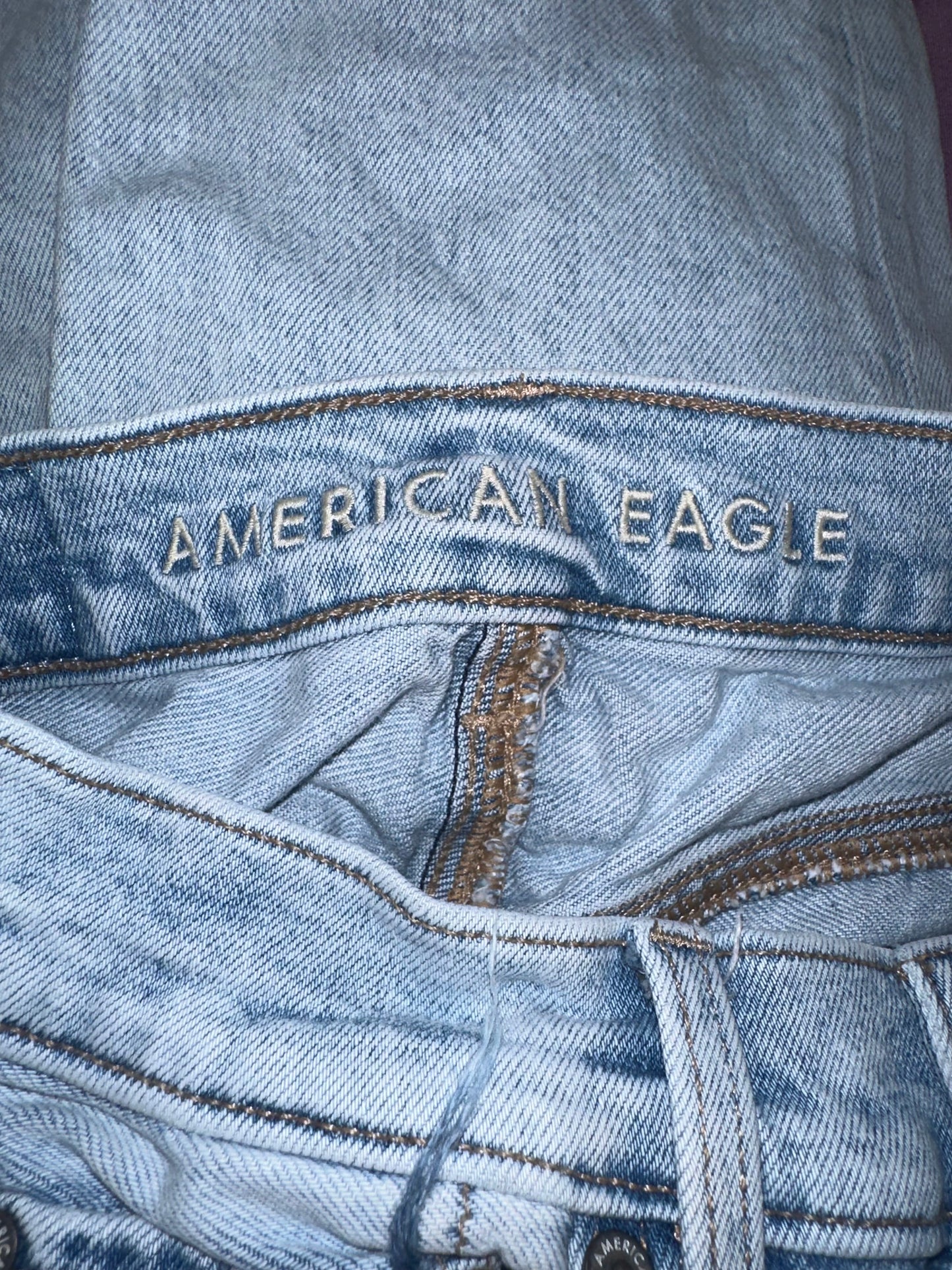 American Eagle Outfitters (00 Short) Light Wash Distressed Baggy Jeans