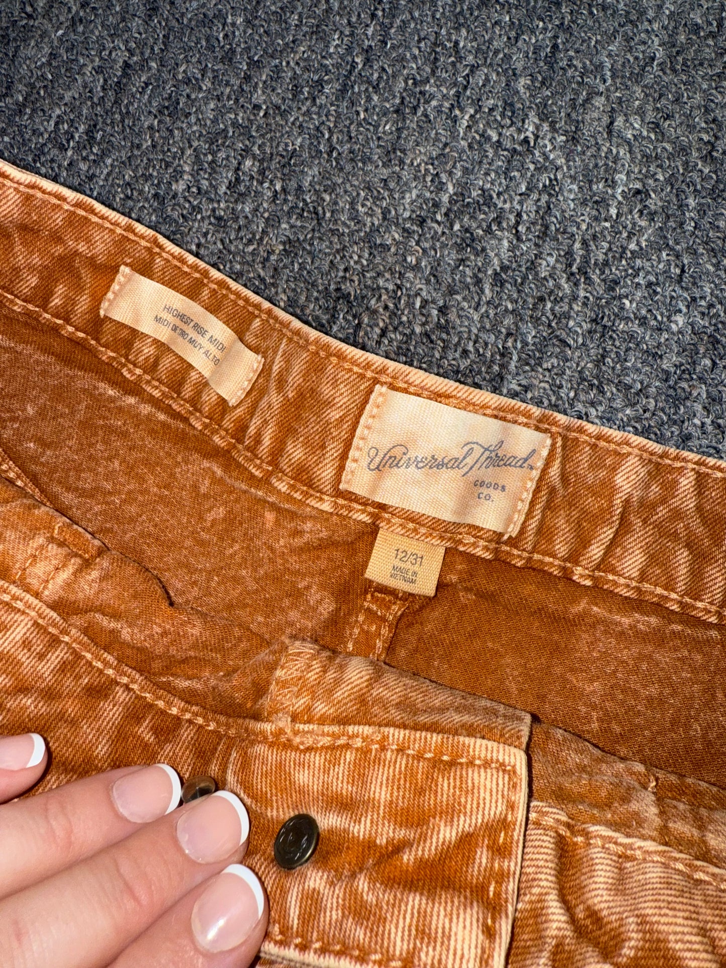 Universal Thread (12) Highest Rise Mom Jean Denim Shorts