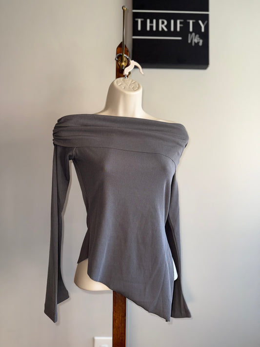 NWT Clothing Atelier (Medium) Brand New Grey Off-The-Shoulder Grey Blouse