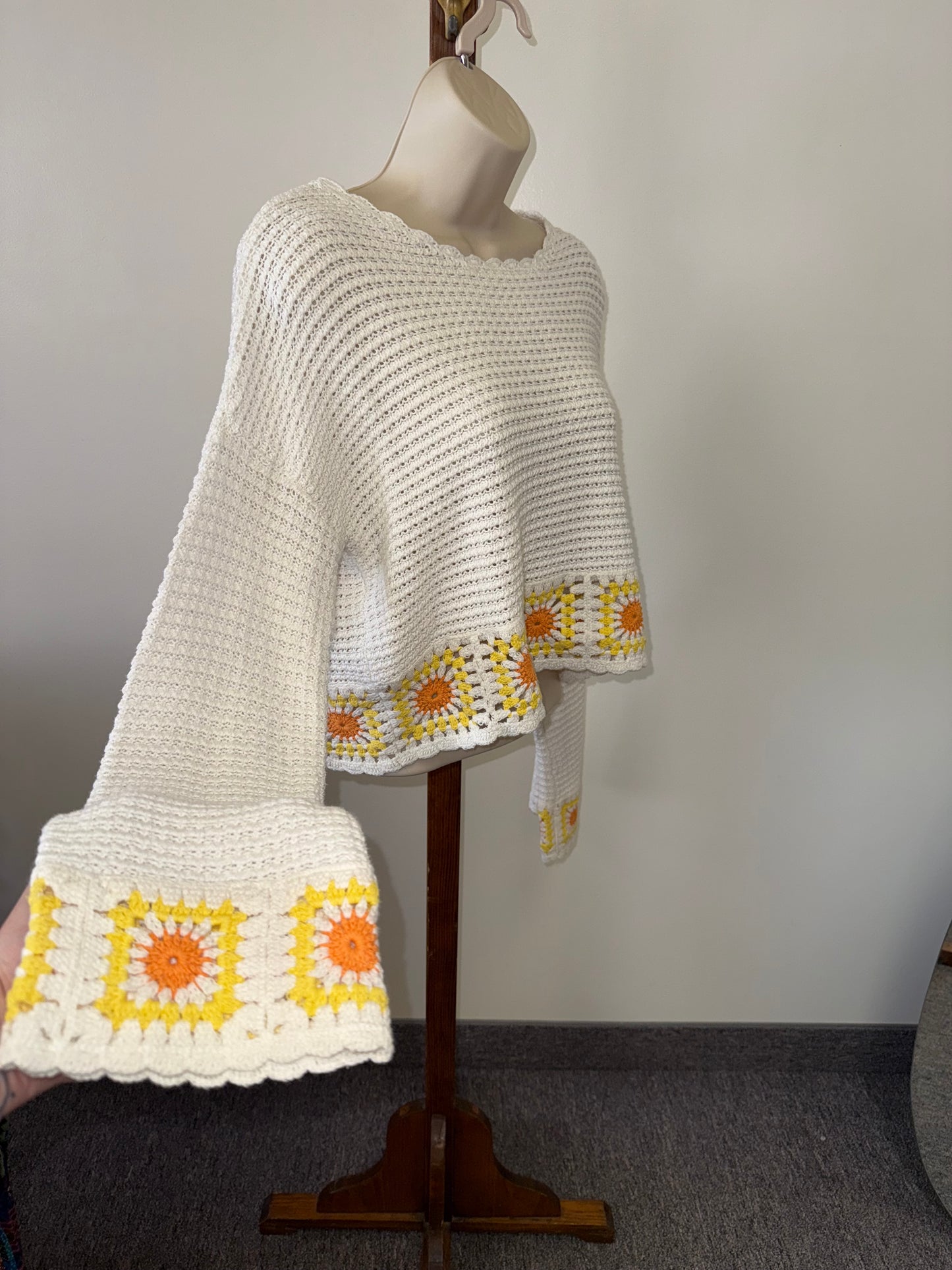 Sincerely Jules (XL) White Crochet Knit Cropped Sweater