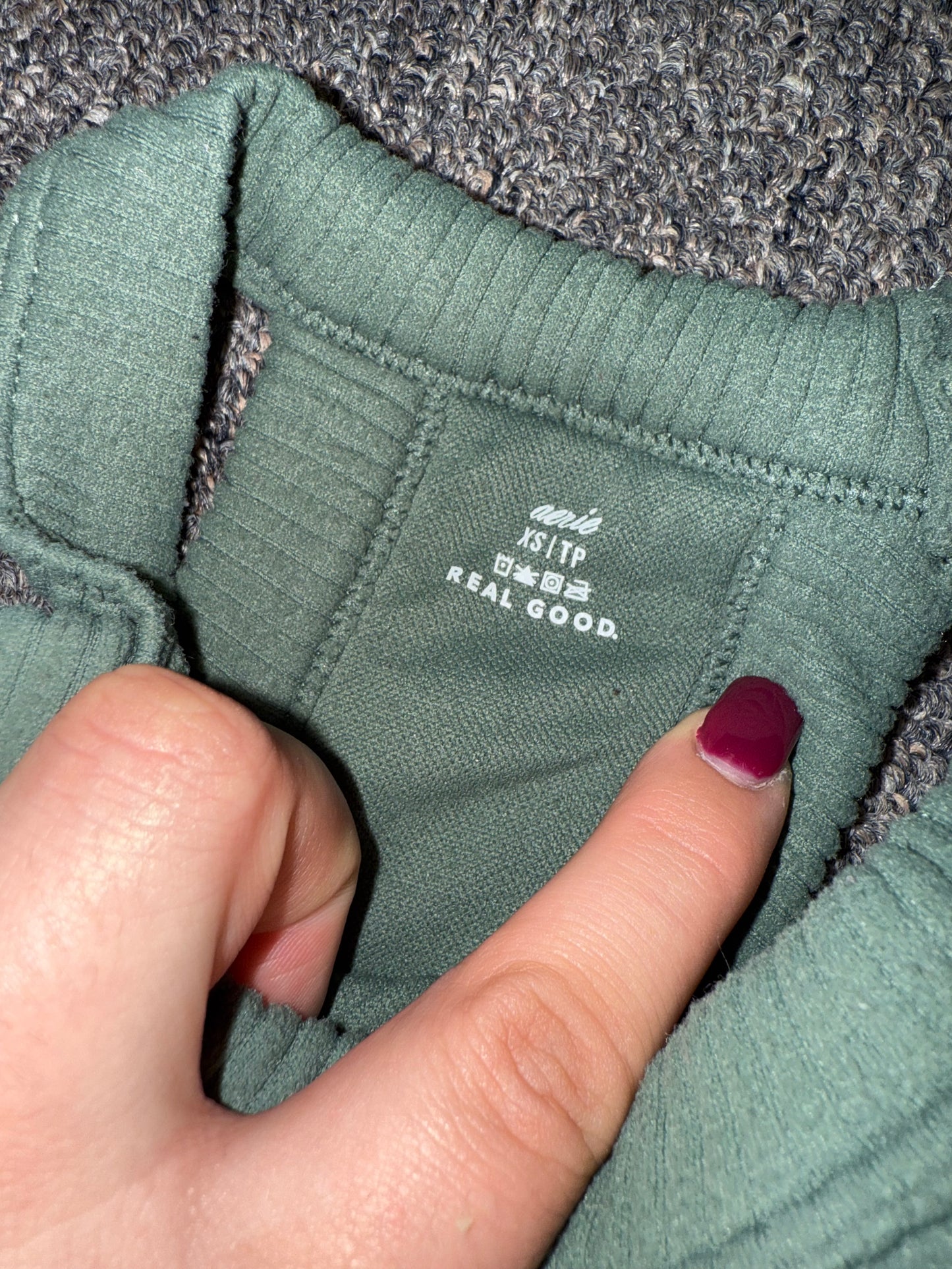 aerie (XS) Green Ribbed Cropped Tank with Built in Bra