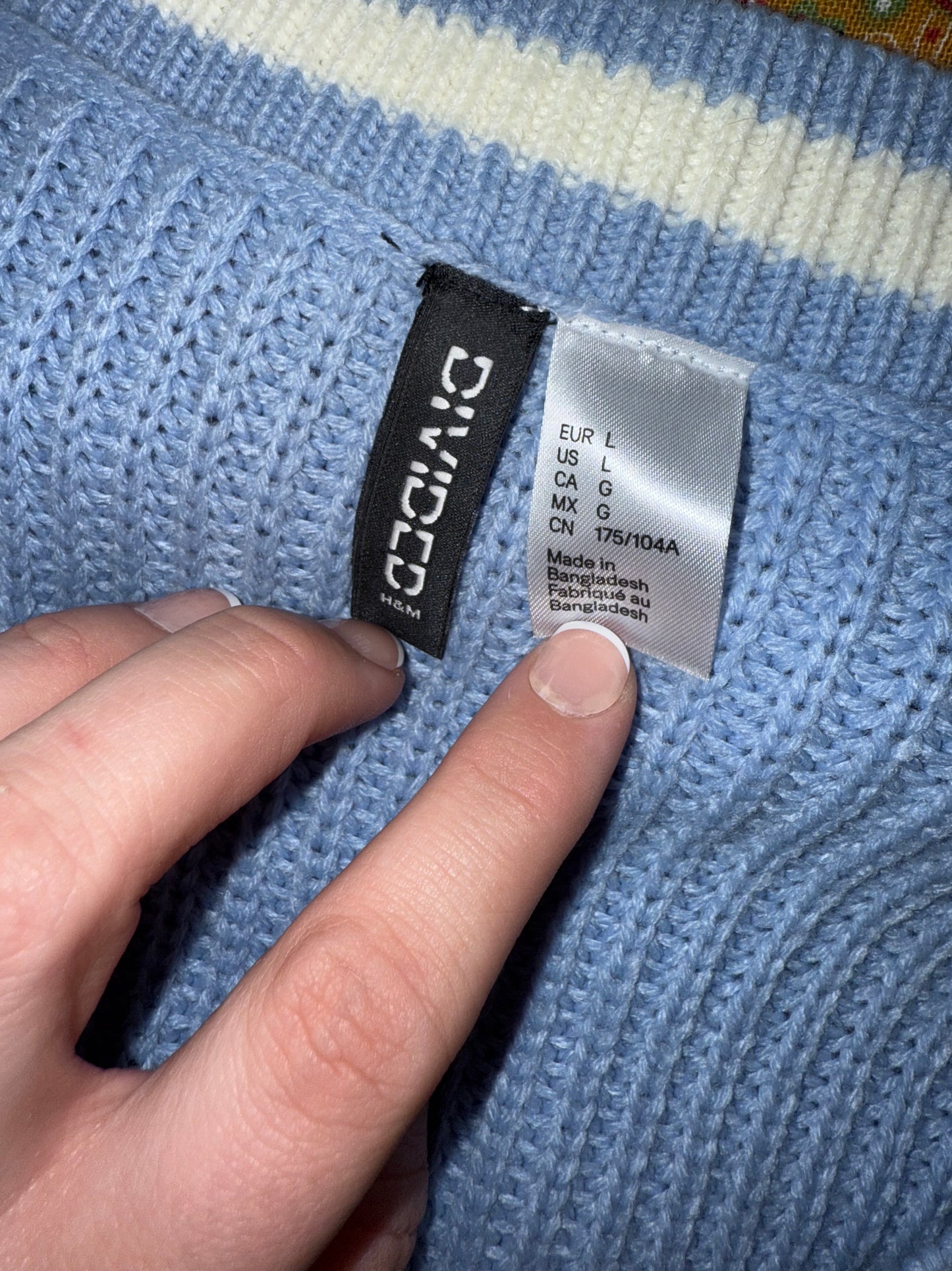 Divided (Large) Blue and White Knit V-Neck Sleeveless Sweater Vest