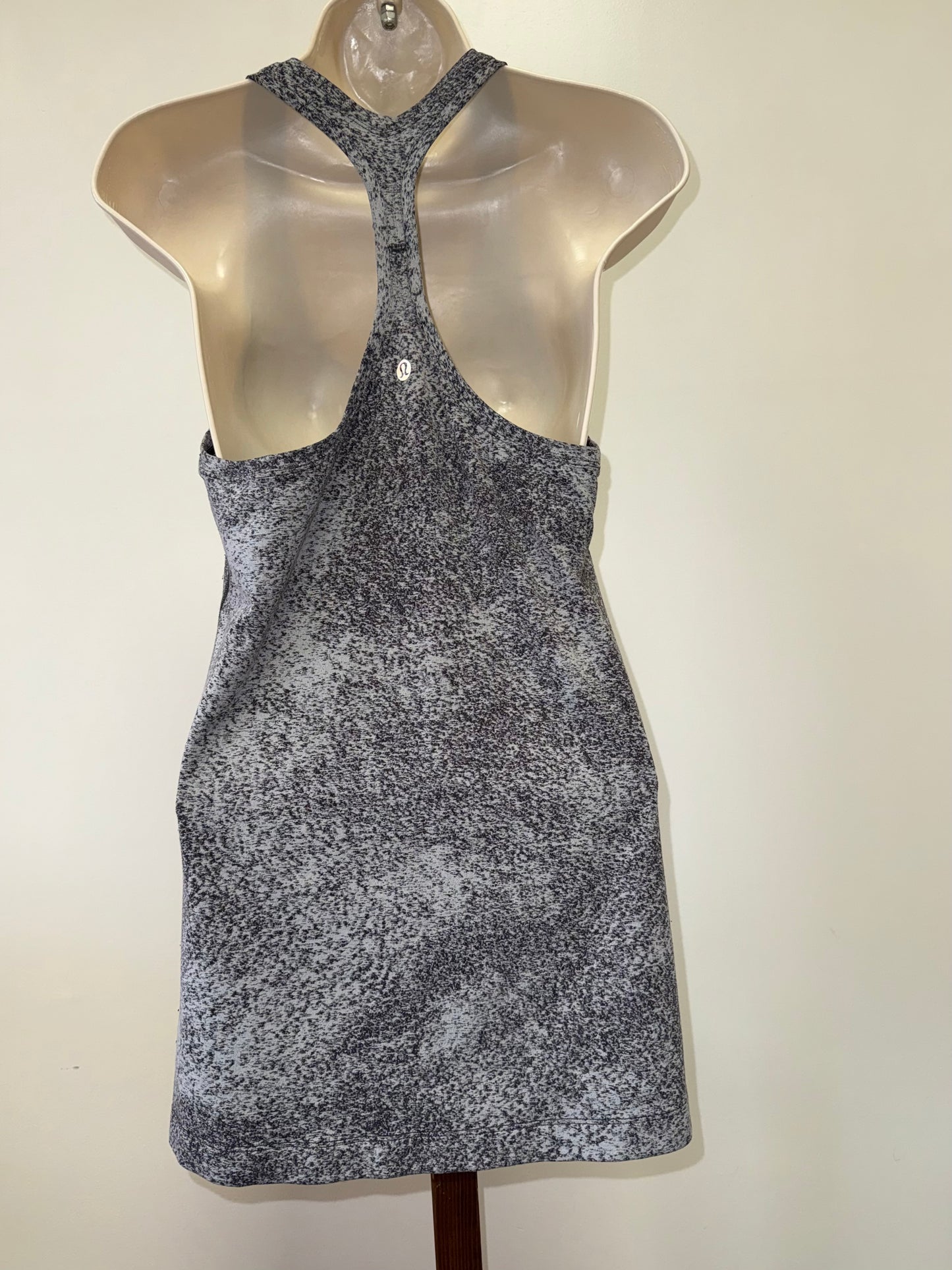 Lululemon Grey/Black Pattern Form Fitting Tank Top