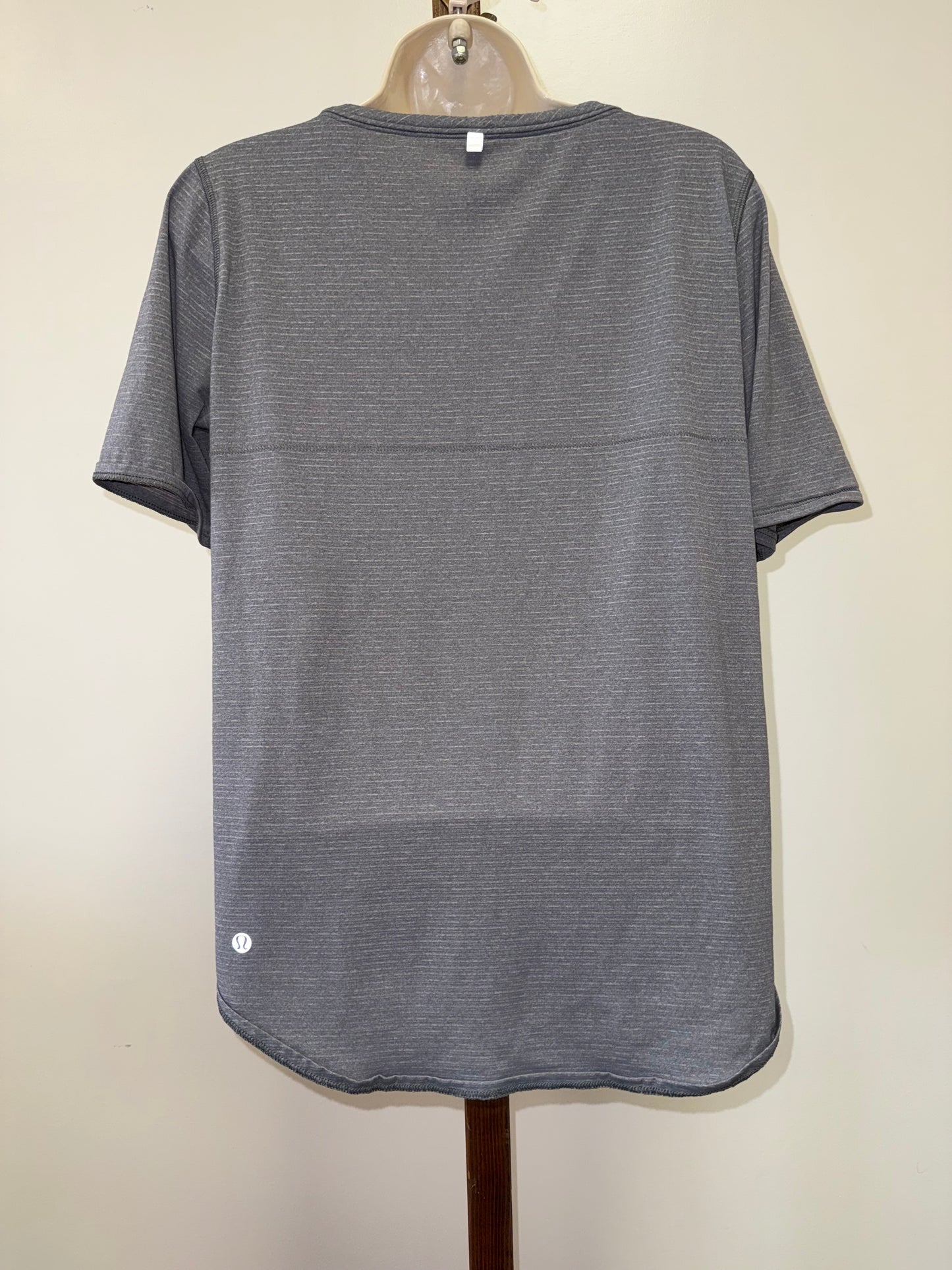 Lululemon (8) Grey Striped and Cheetah Print Pattern Pocket Tee
