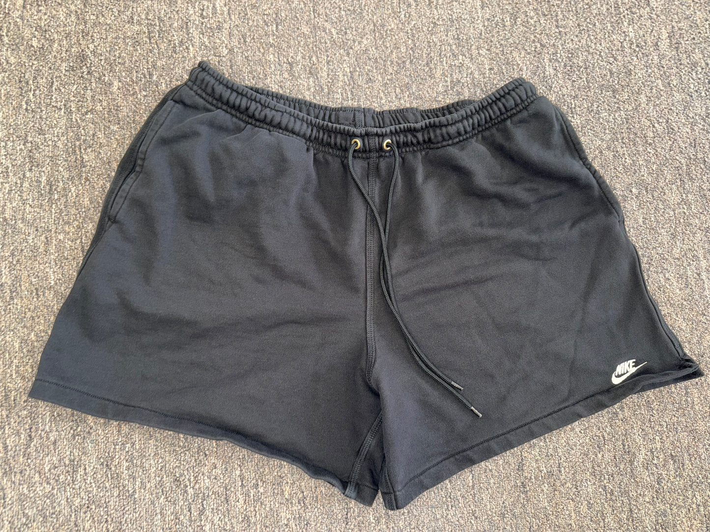 Nike (Large) Black Drawstring Sweat Shorts