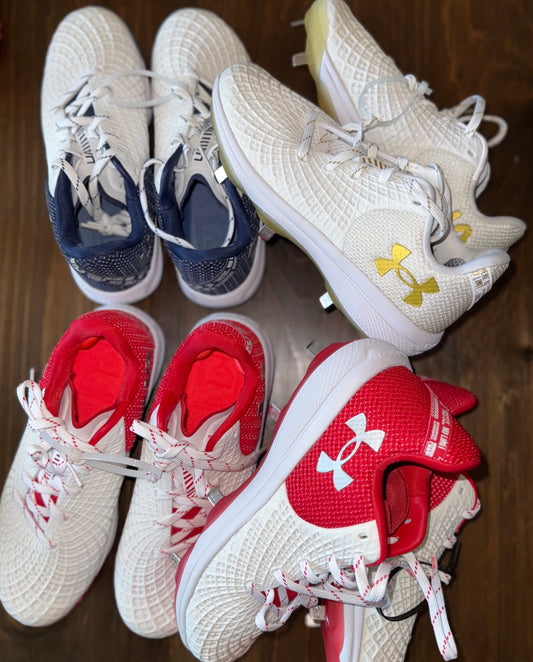 Under Armour (7//7.5//8.5//11) Brand New Red//Gold//Blue Softball Cleats
