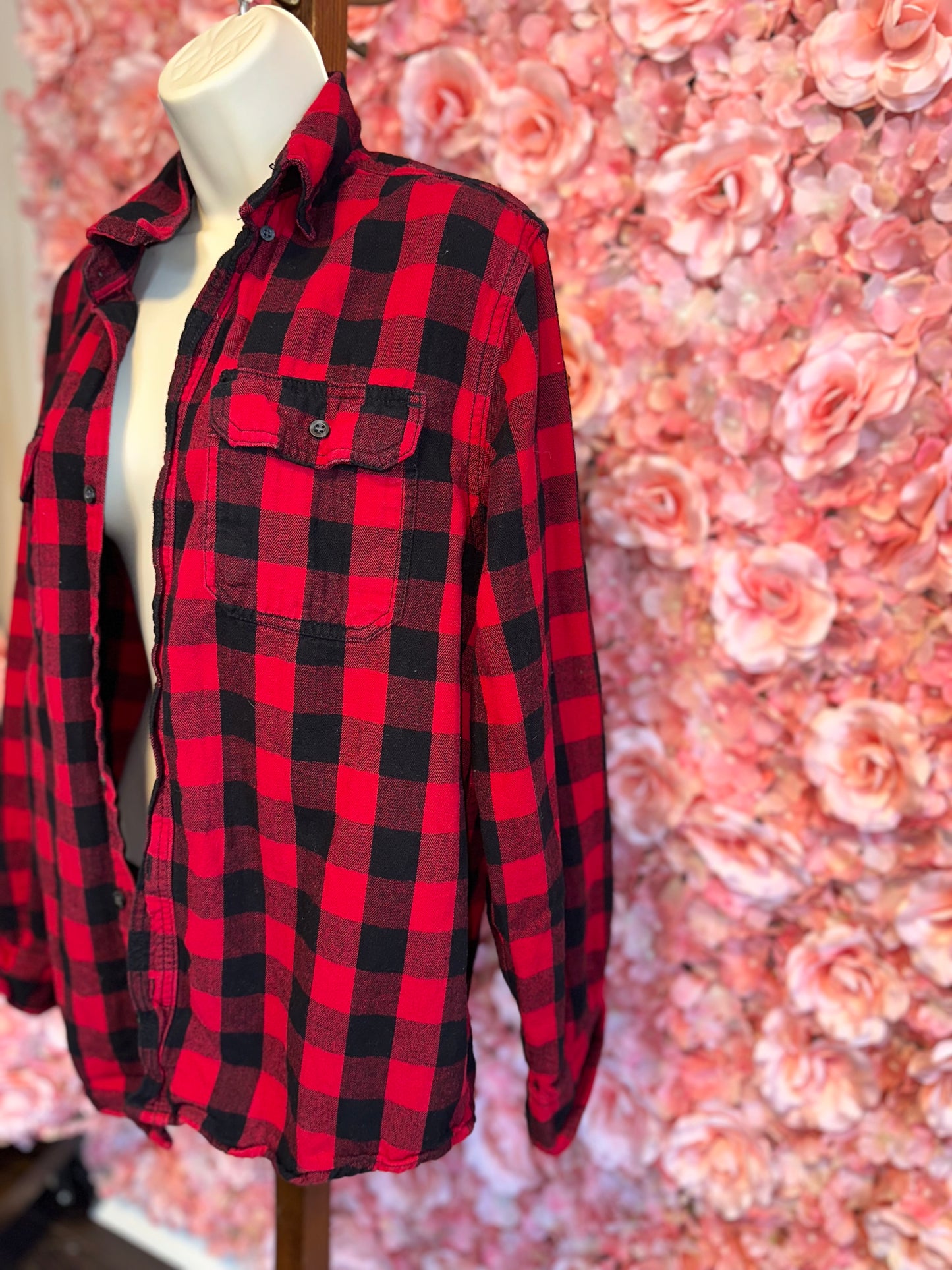 Faded Glory (Medium) Black & Red Flannel