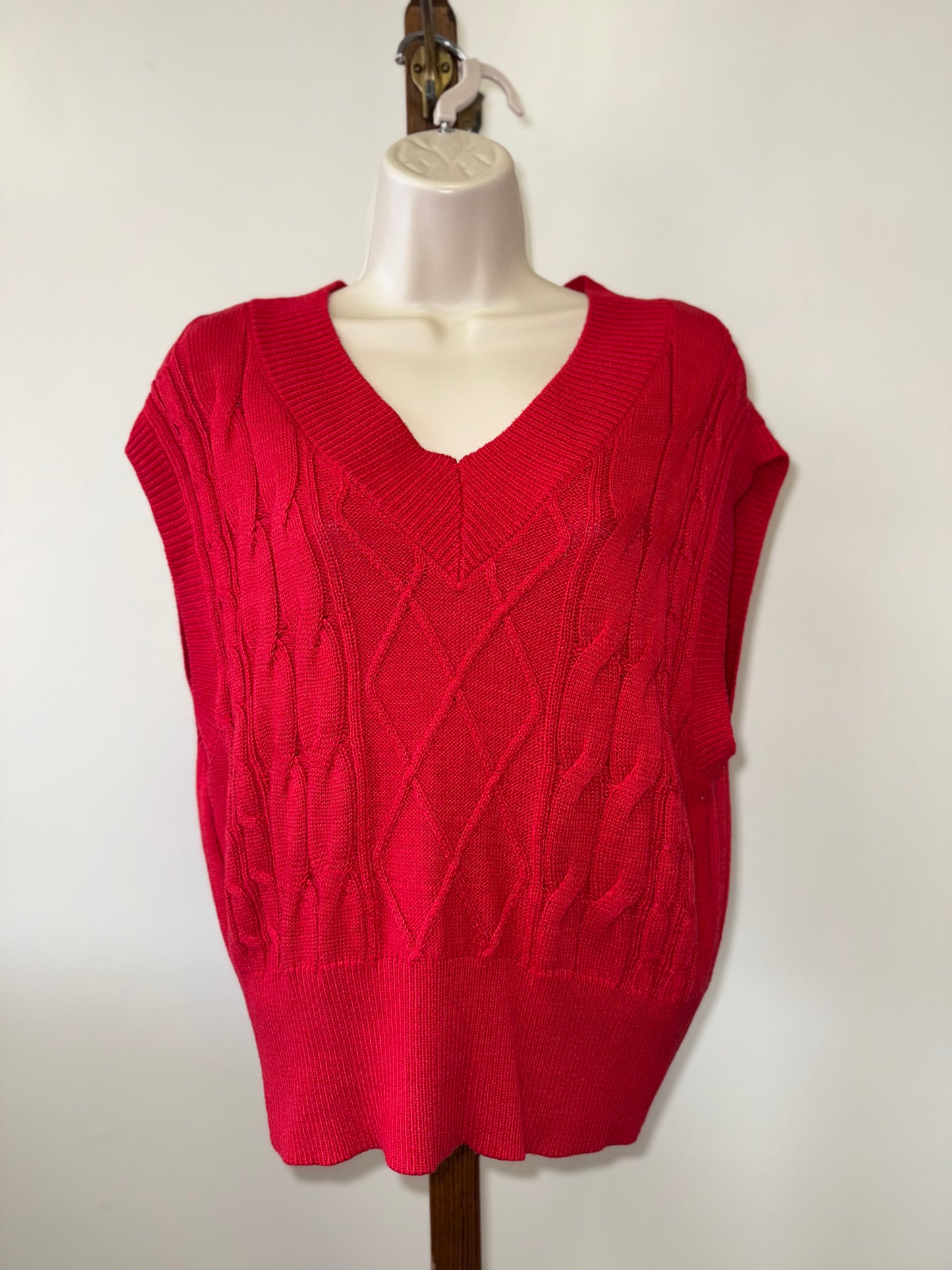 Sincerely Jules (XL) Red V-Neck Sleeveless Sweater Vest