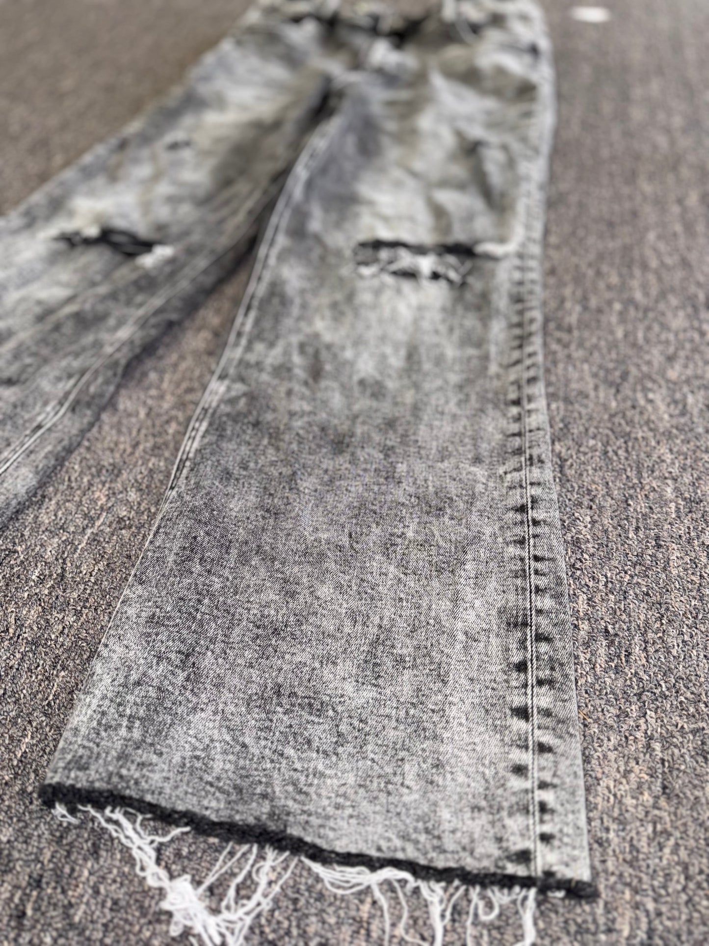 Vervet (32) Black//Grey Acid Wash Distressed Denim Jeans