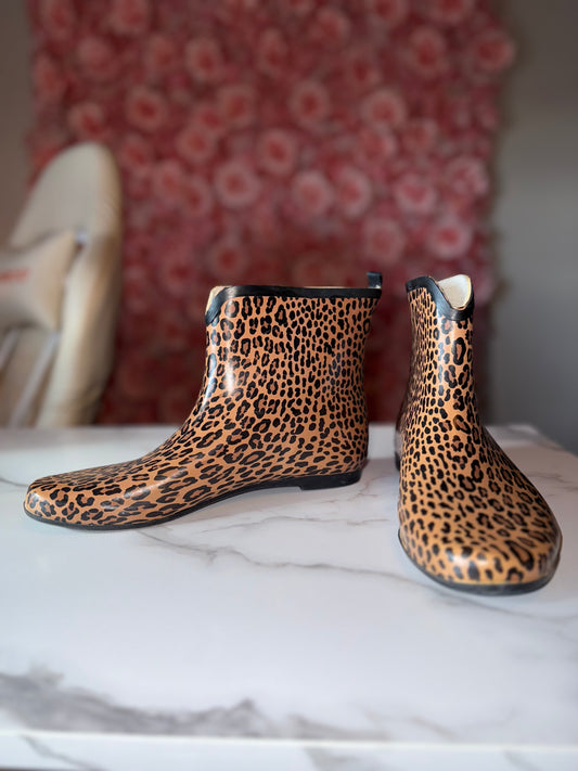 Merona (8) Neutral Cheetah Print Ankle Rain Boots
