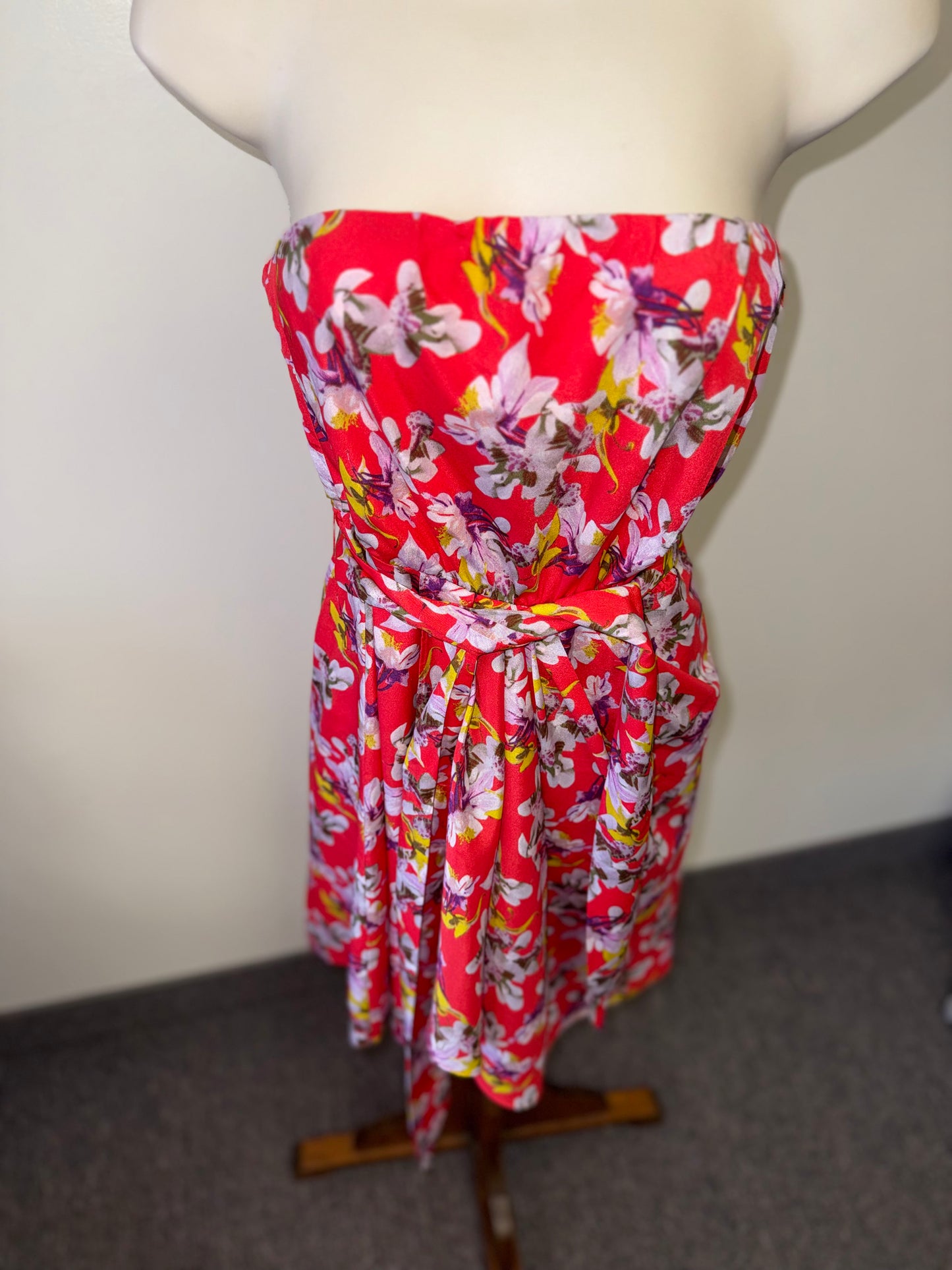 Express (4) Red Strapless Midi Floral Dress