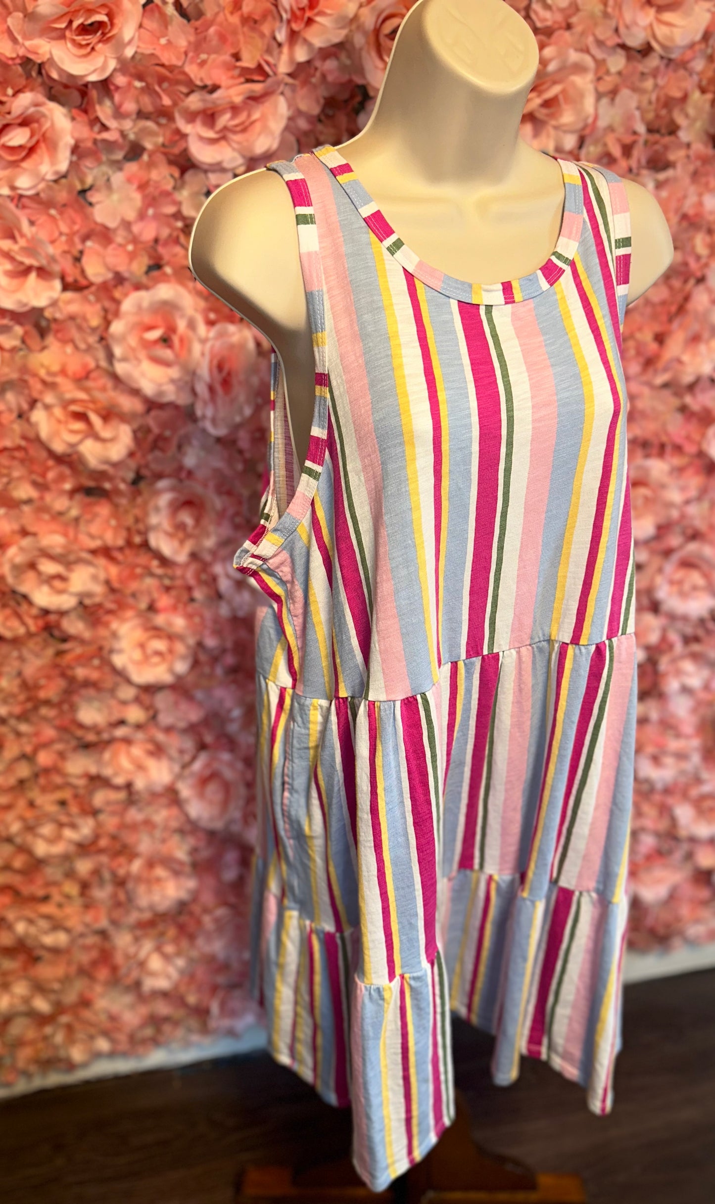 Gap (XL) Colorful Striped Sleeveless Ruffle Flowy Dress with Pockets