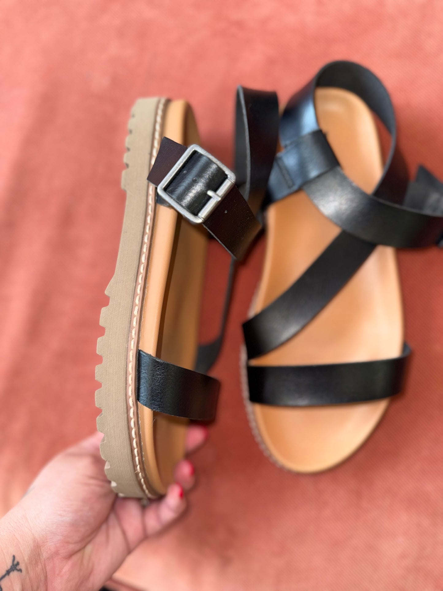 Torrid (8W) Black/Brown Strappy Sandals