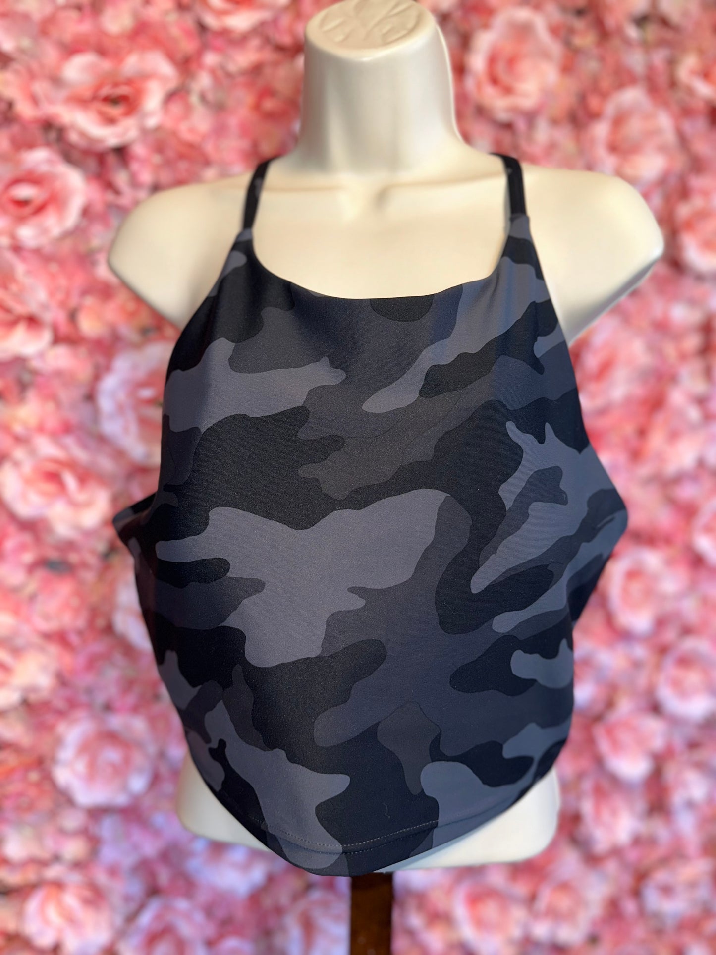 Old Navy Active (XL) Black//Grey Camo Cropped Tank Top with Built in Bra