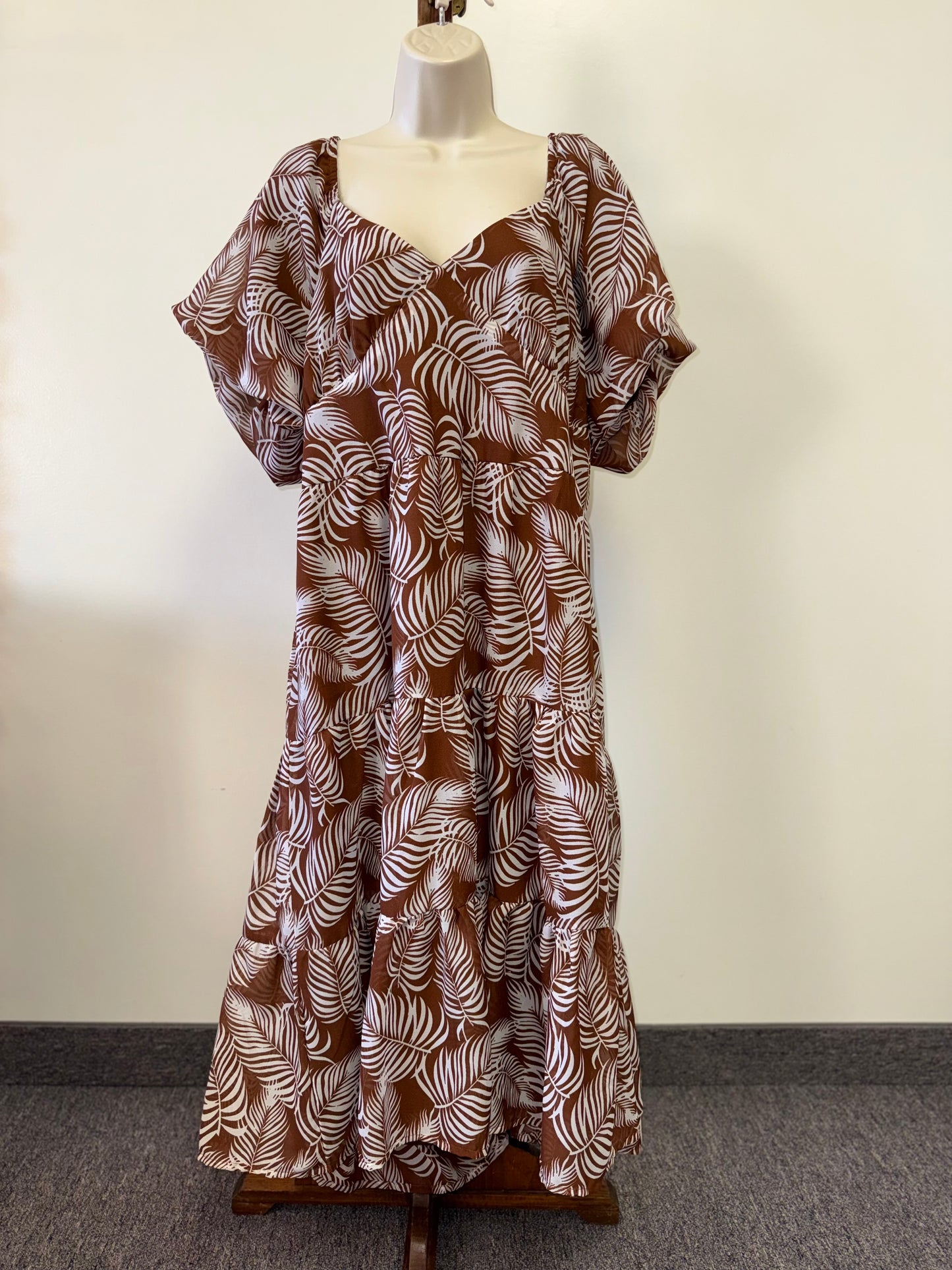 HER Destiny (1X) Brown & White Leaf Pattern Maxi Dress
