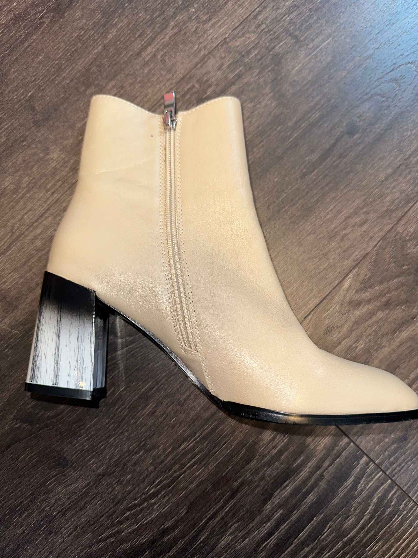 Azura (37) Creme Heeled Boots