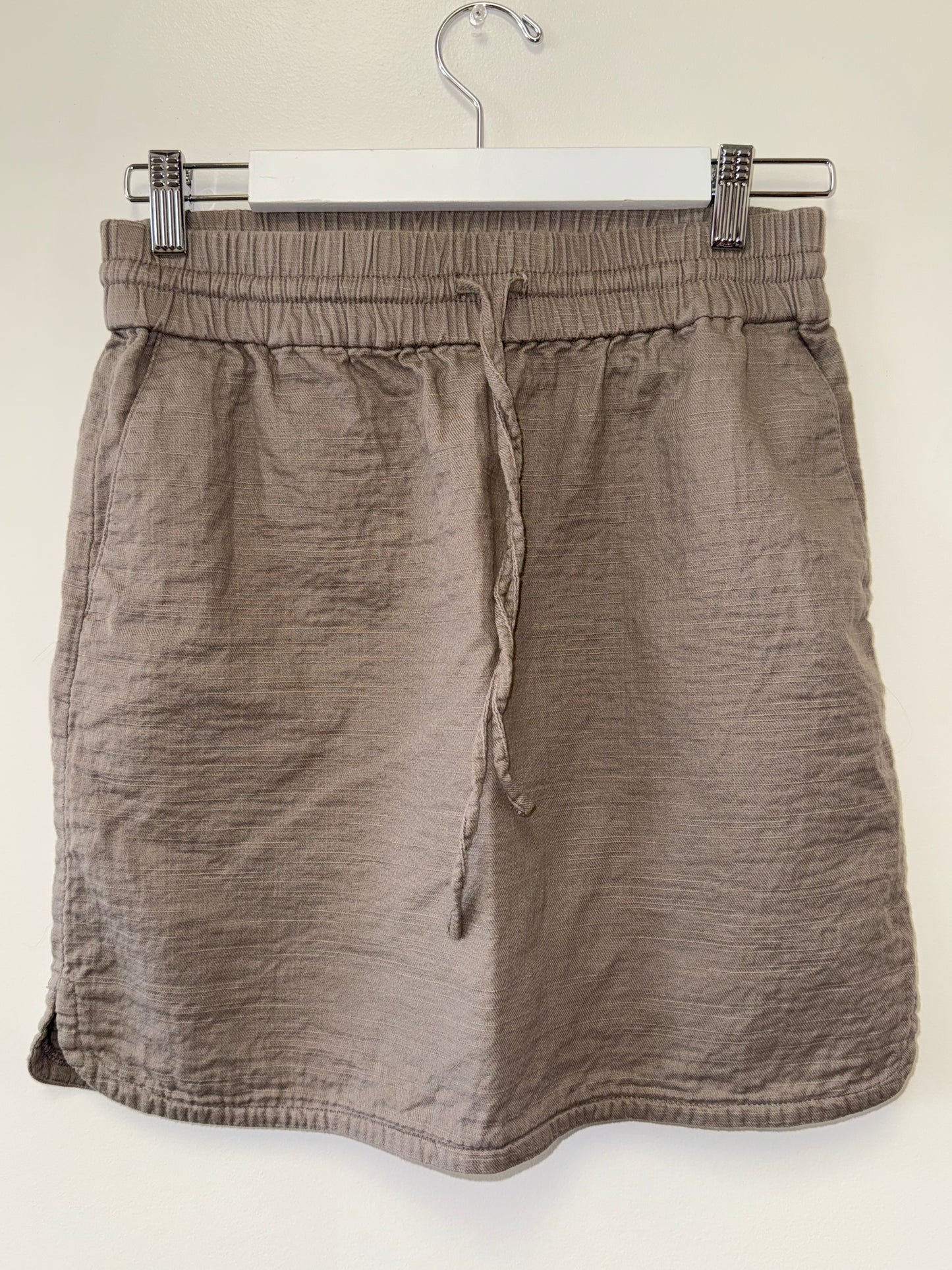 LOFT (Small) Tan Stretchy Drawstring Waistband Skirt with Pockets