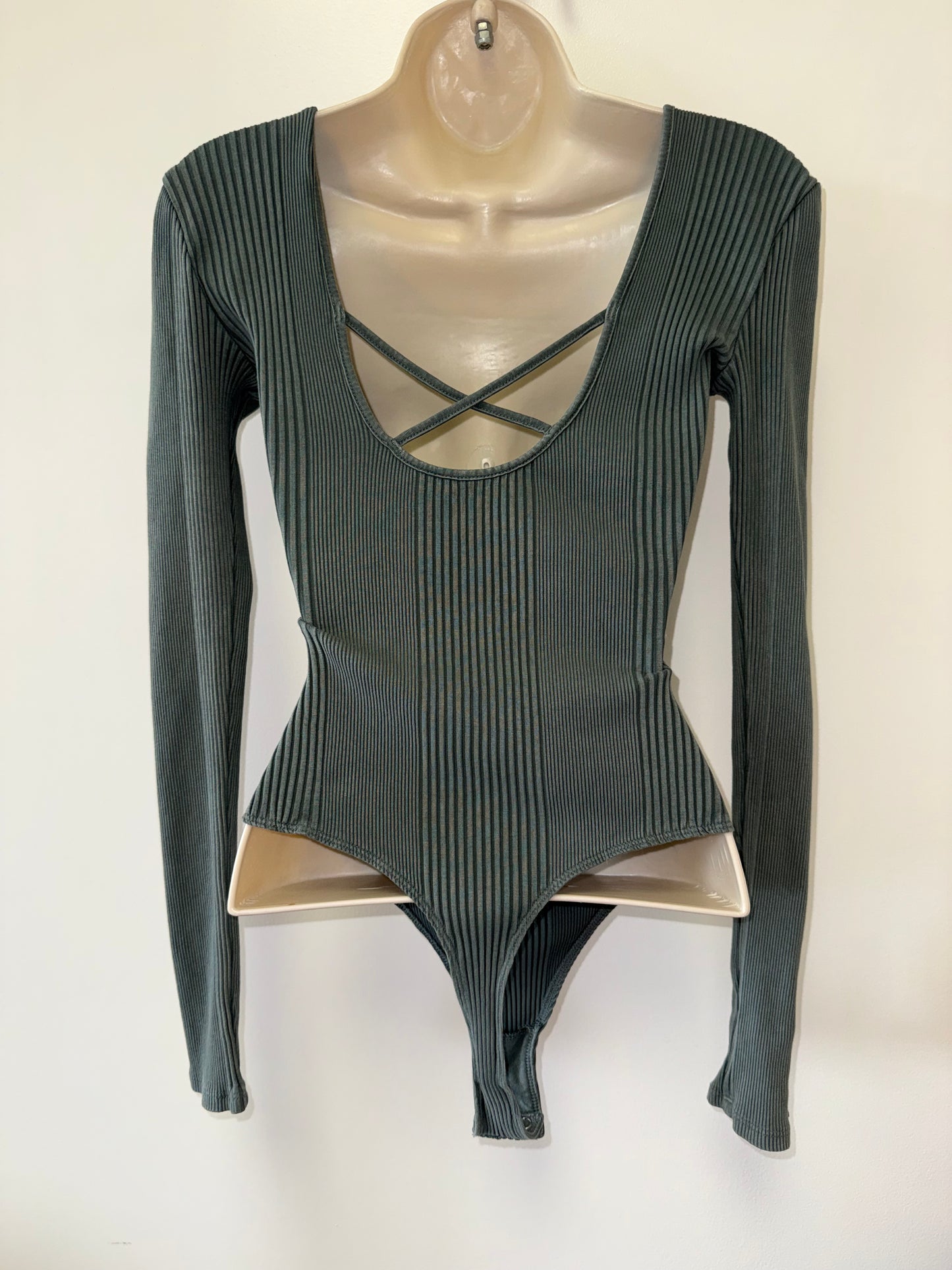 Aerie (Small) Green Ribbed Long Sleeve Bodysuit w/ Cutout Back