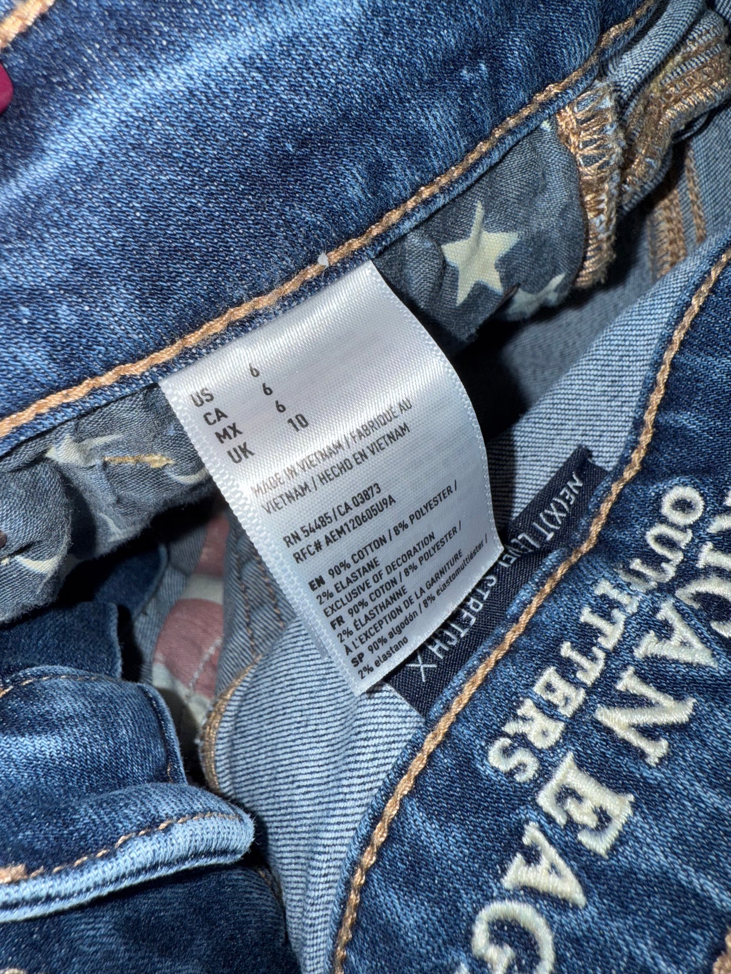 American Eagle (6) Distressed Denim USA Pattern Pockets Hi-Rise Shortie Shorts