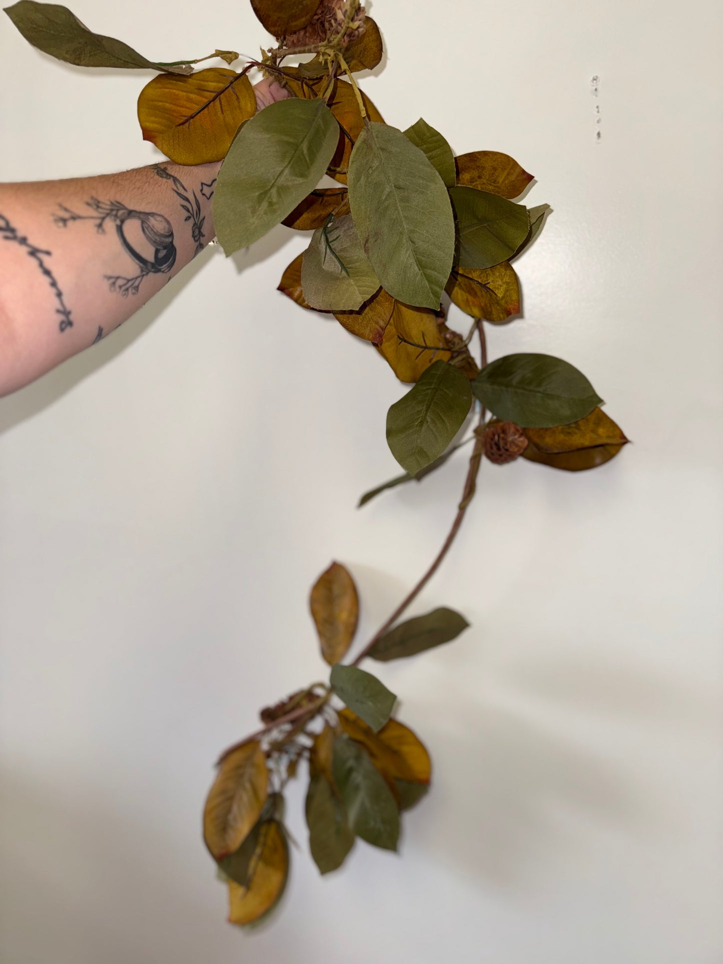 Neutral Autumn Leaf Garland Accent